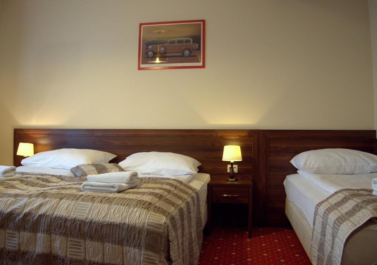 Basic Triple Room photo 2
