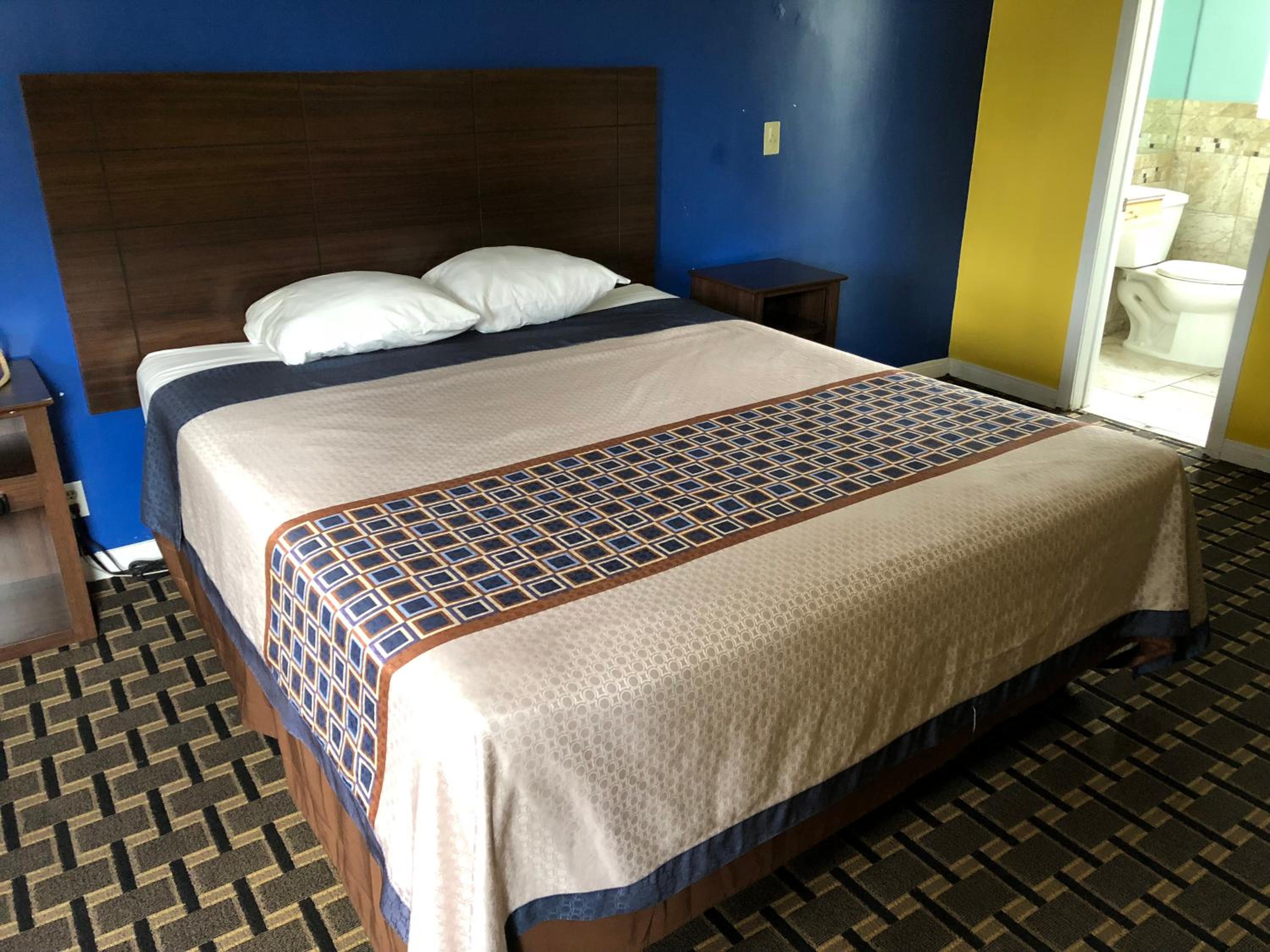 Standard King Room - Photo 2