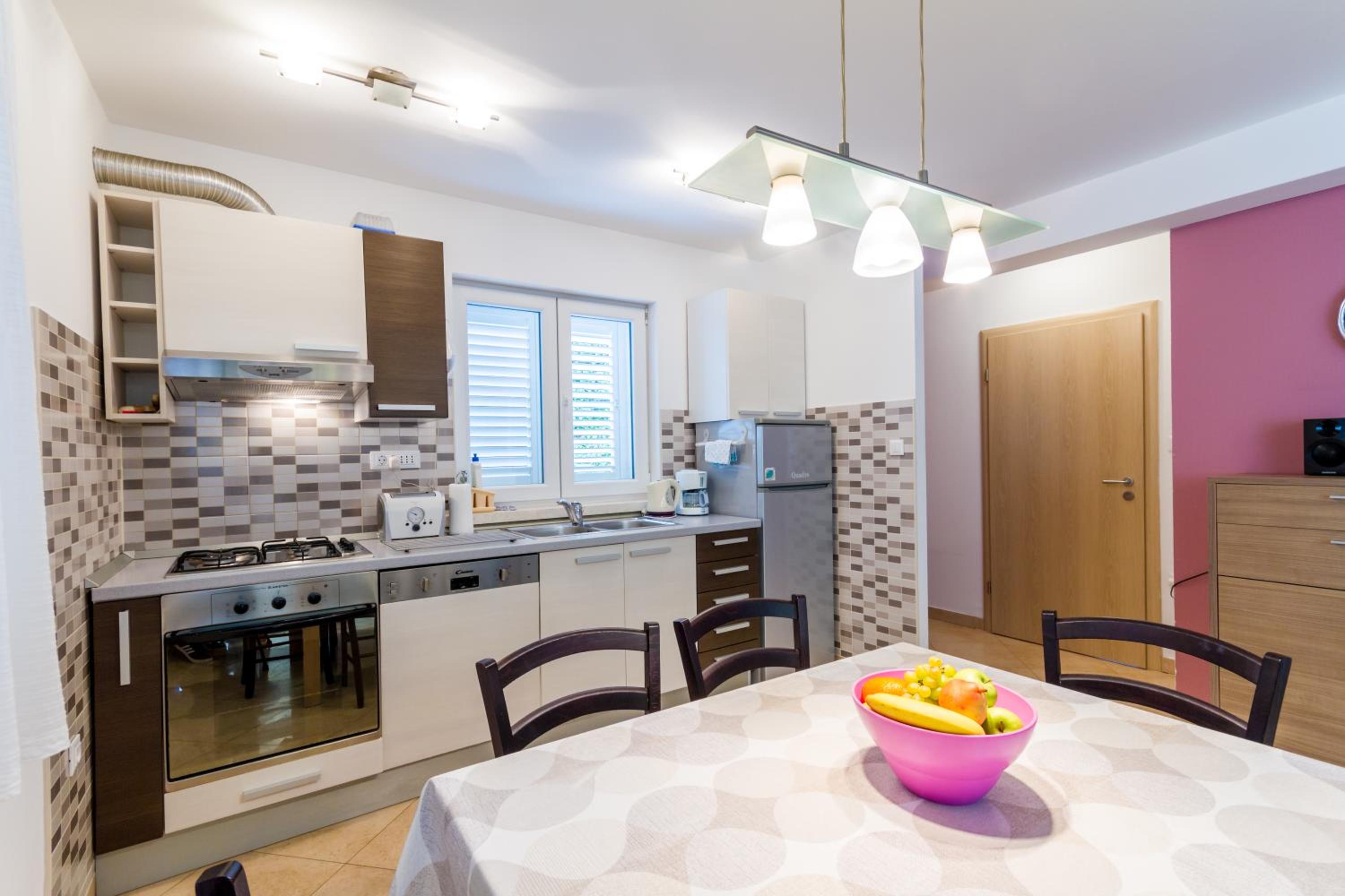Three-Bedroom Apartment with Balcony photo 3
