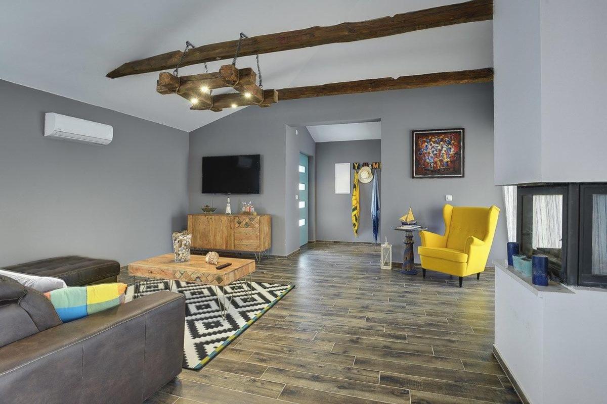 Four-Bedroom Holiday Home photo 1
