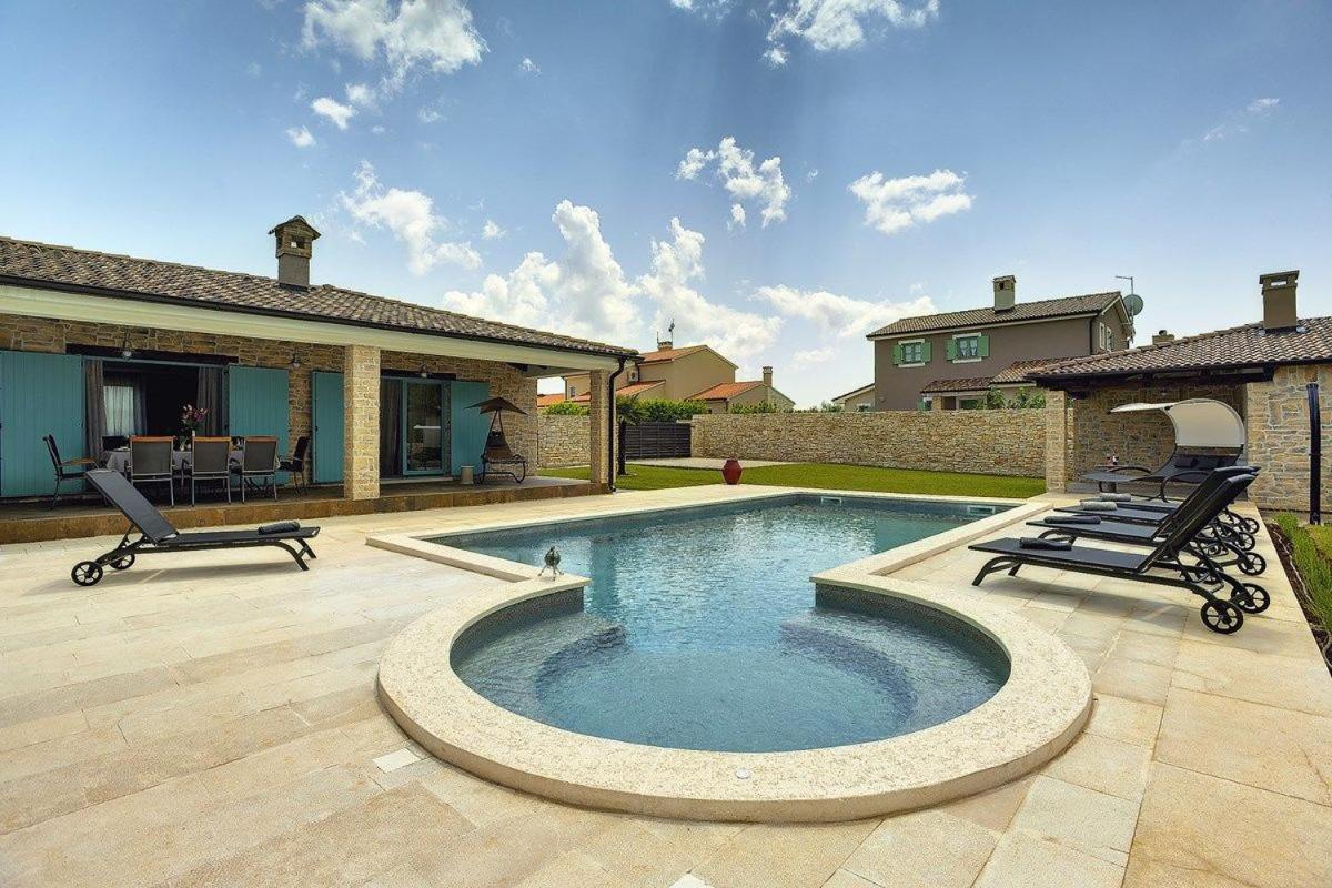Four-Bedroom Holiday Home photo 2