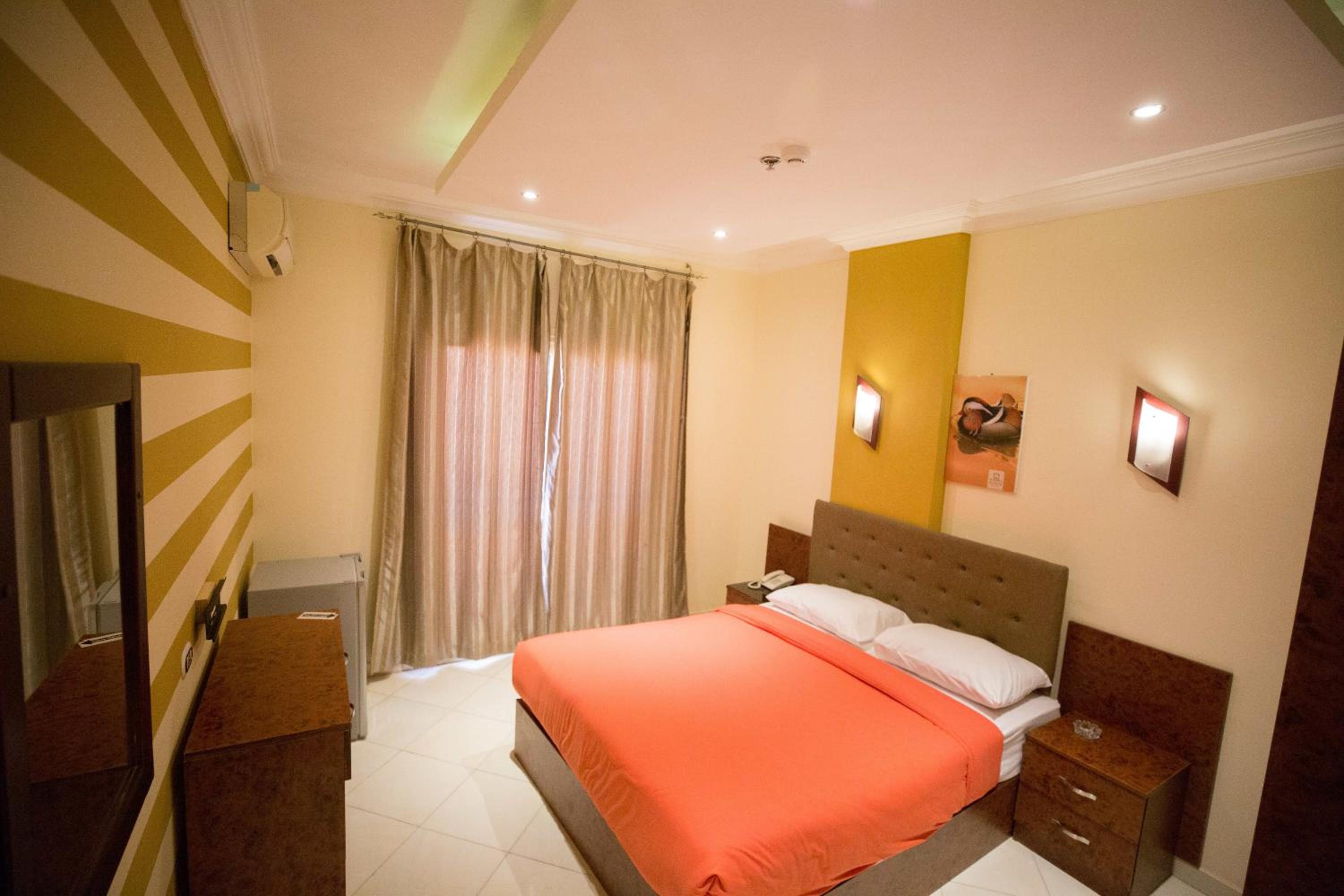 Deluxe Suite - Photo 1