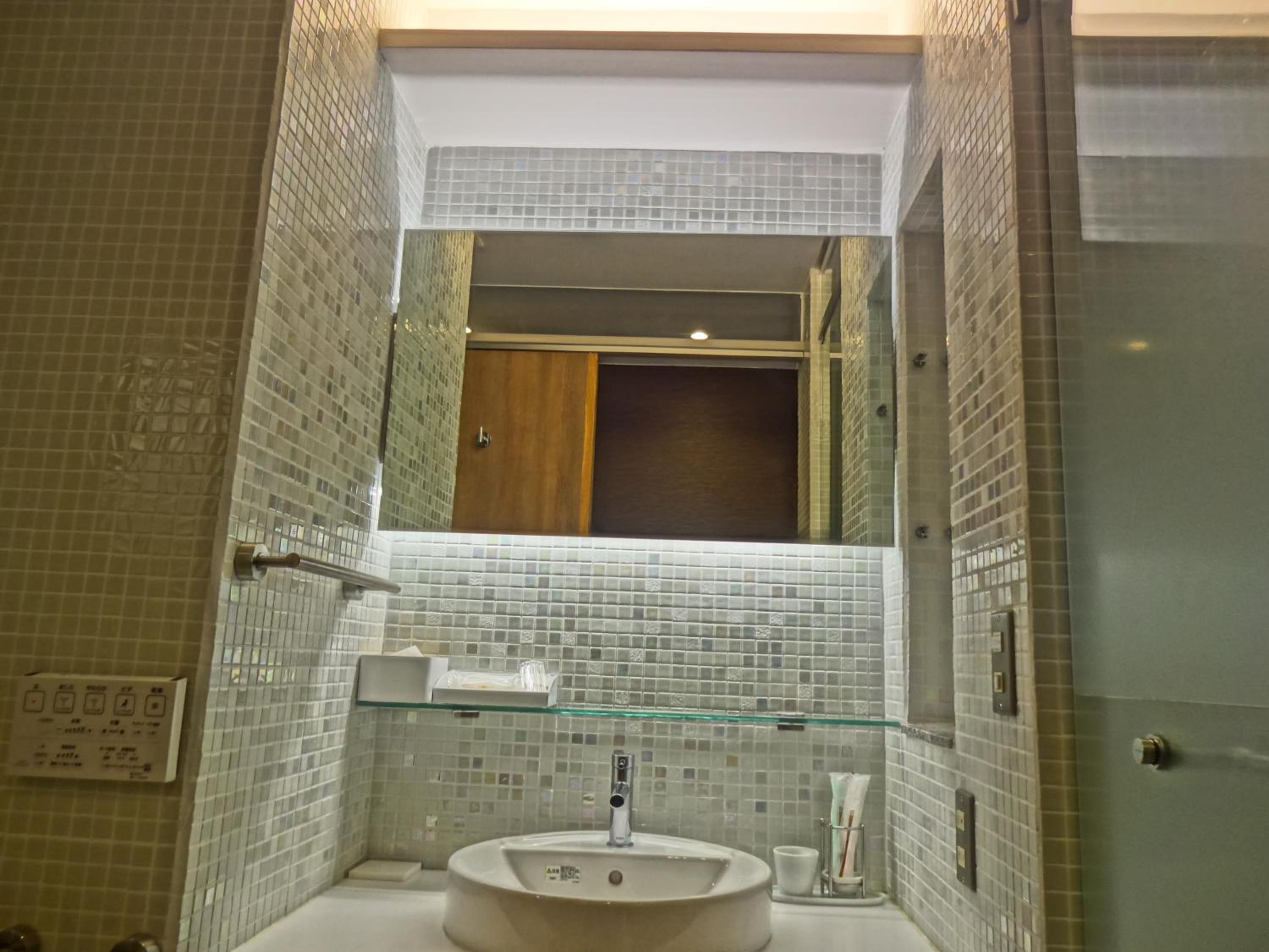 Standard Twin Room - Photo 7