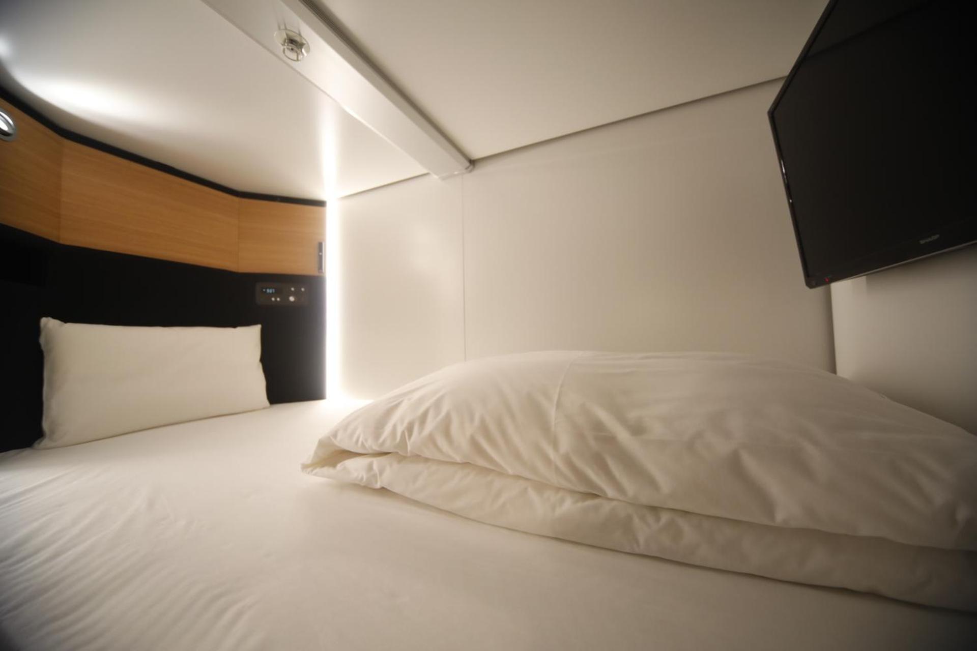 Single Bed in Male Dormitory Room - Check-in after 5:00PM Check-out before 10:00AM