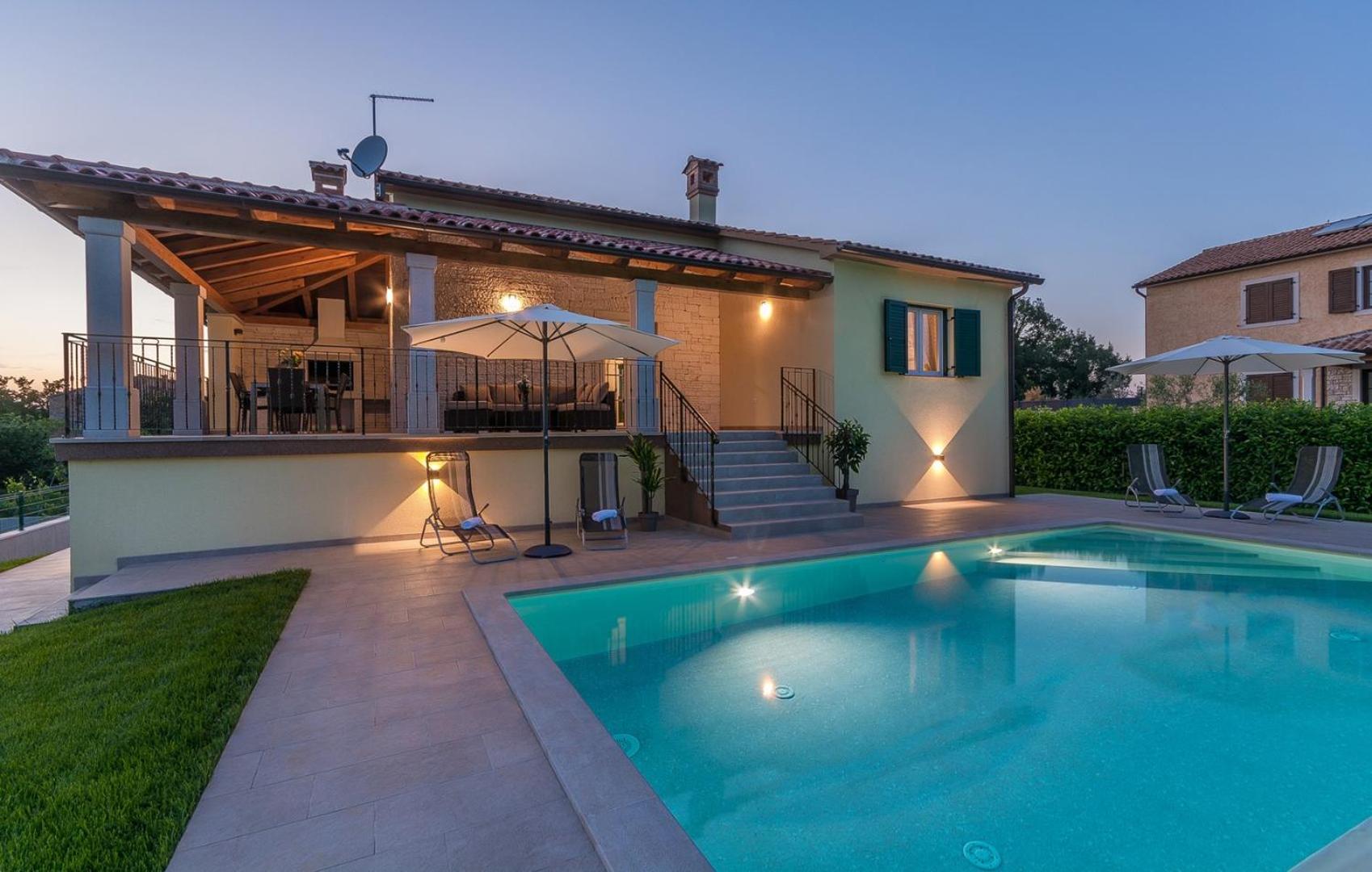 Villa with Private Pool photo 3