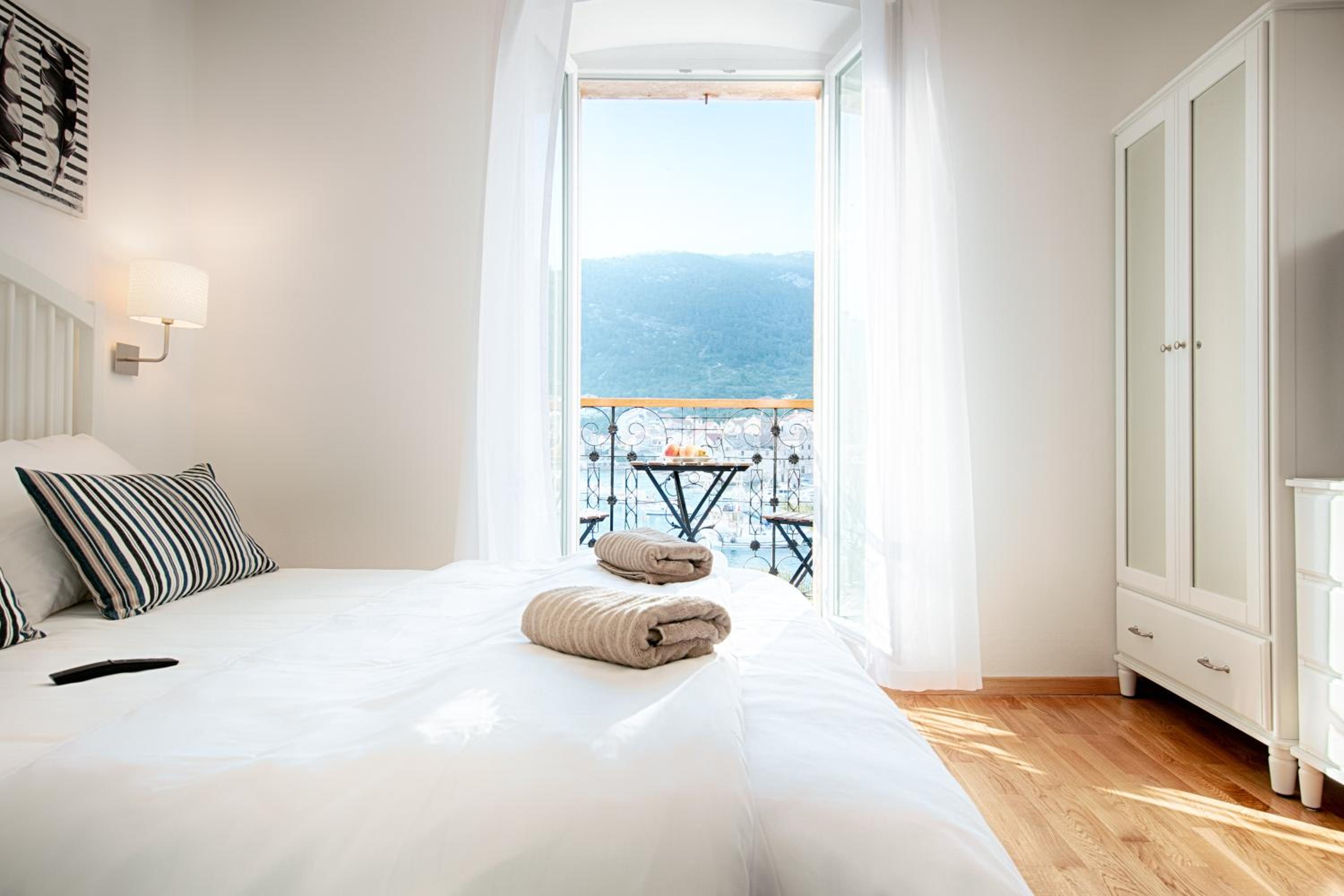 Double Room with Balcony and Sea View photo 3