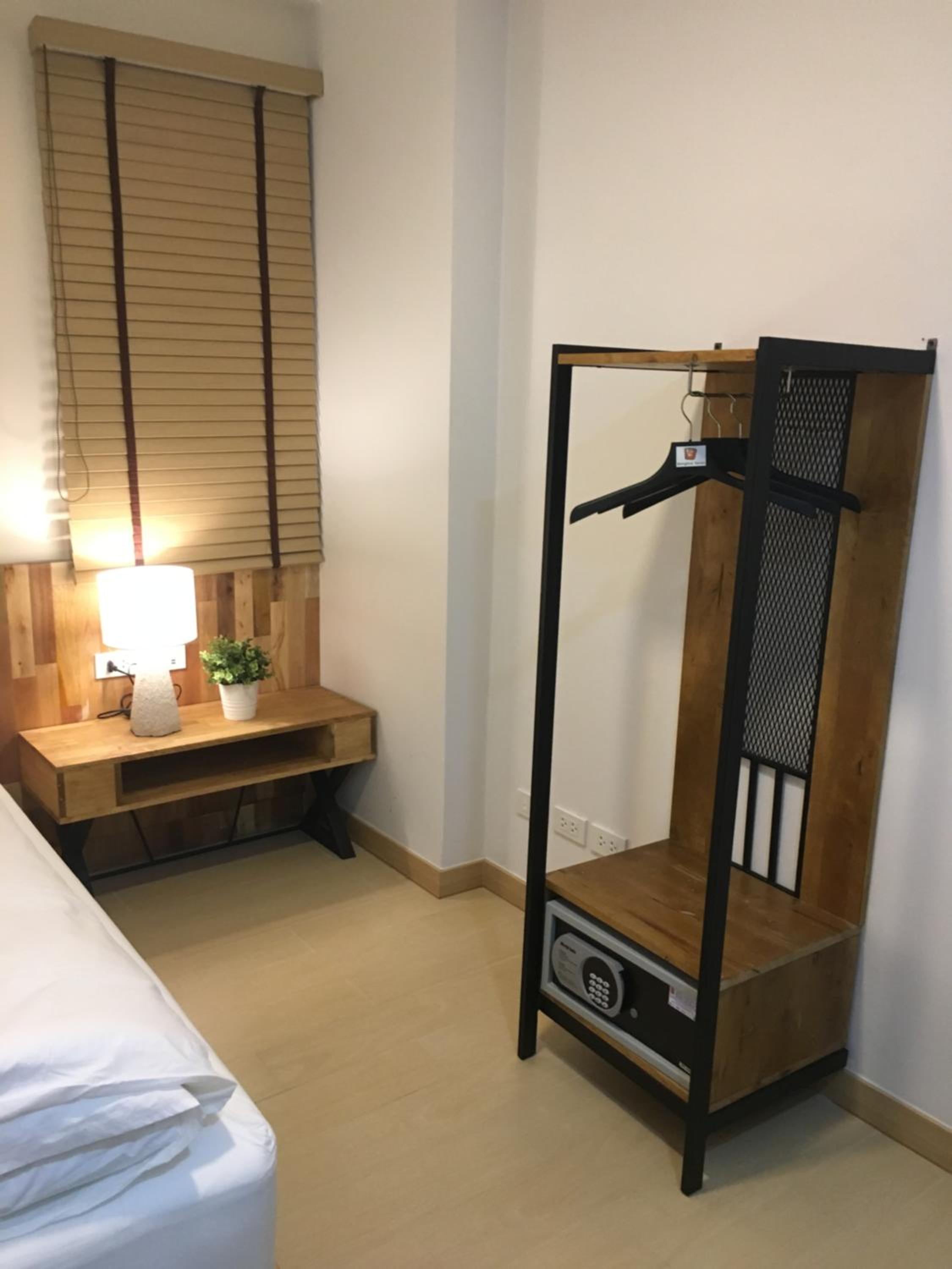 Single Room with Shared Bathroom photo 3
