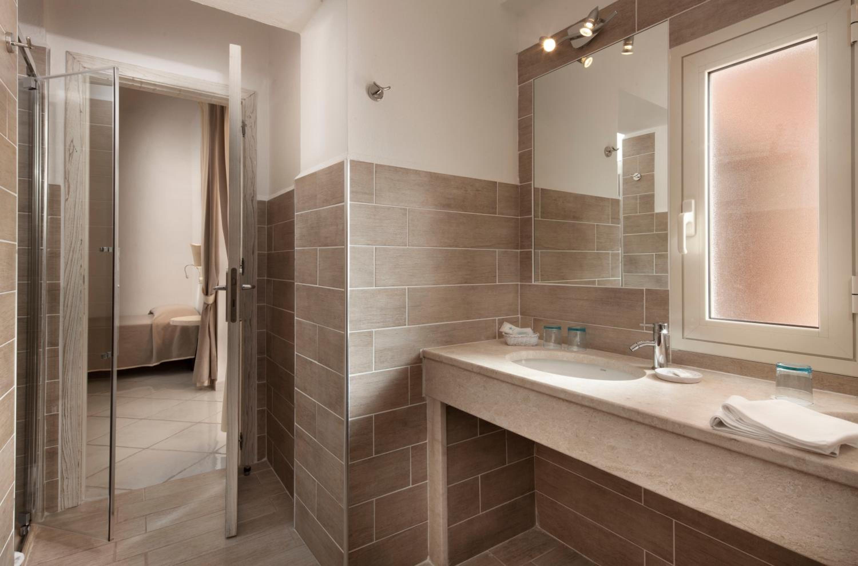 Superior Double or Twin Room with Balcony photo 2