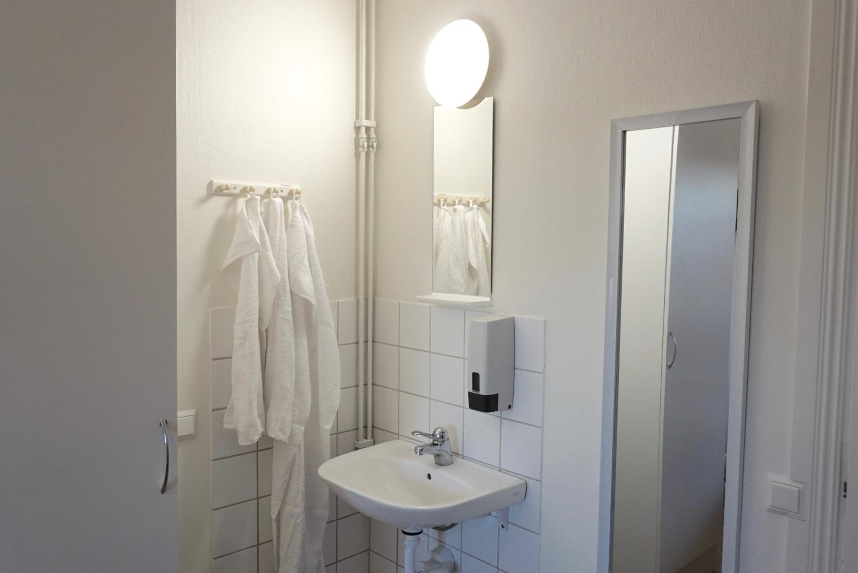 Triple Room with Shared Bathroom photo 2