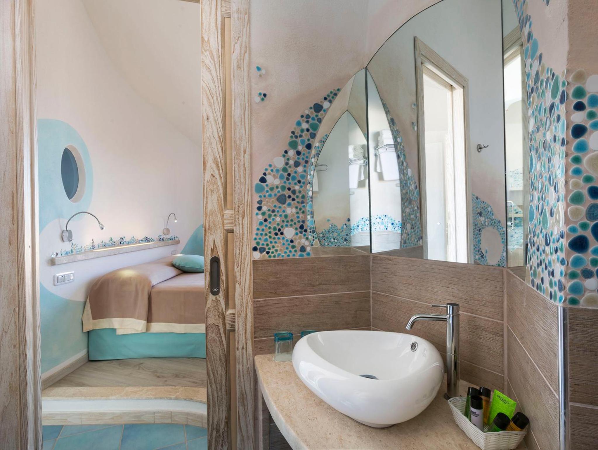 Deluxe Double or Twin Room with Sea View photo 3