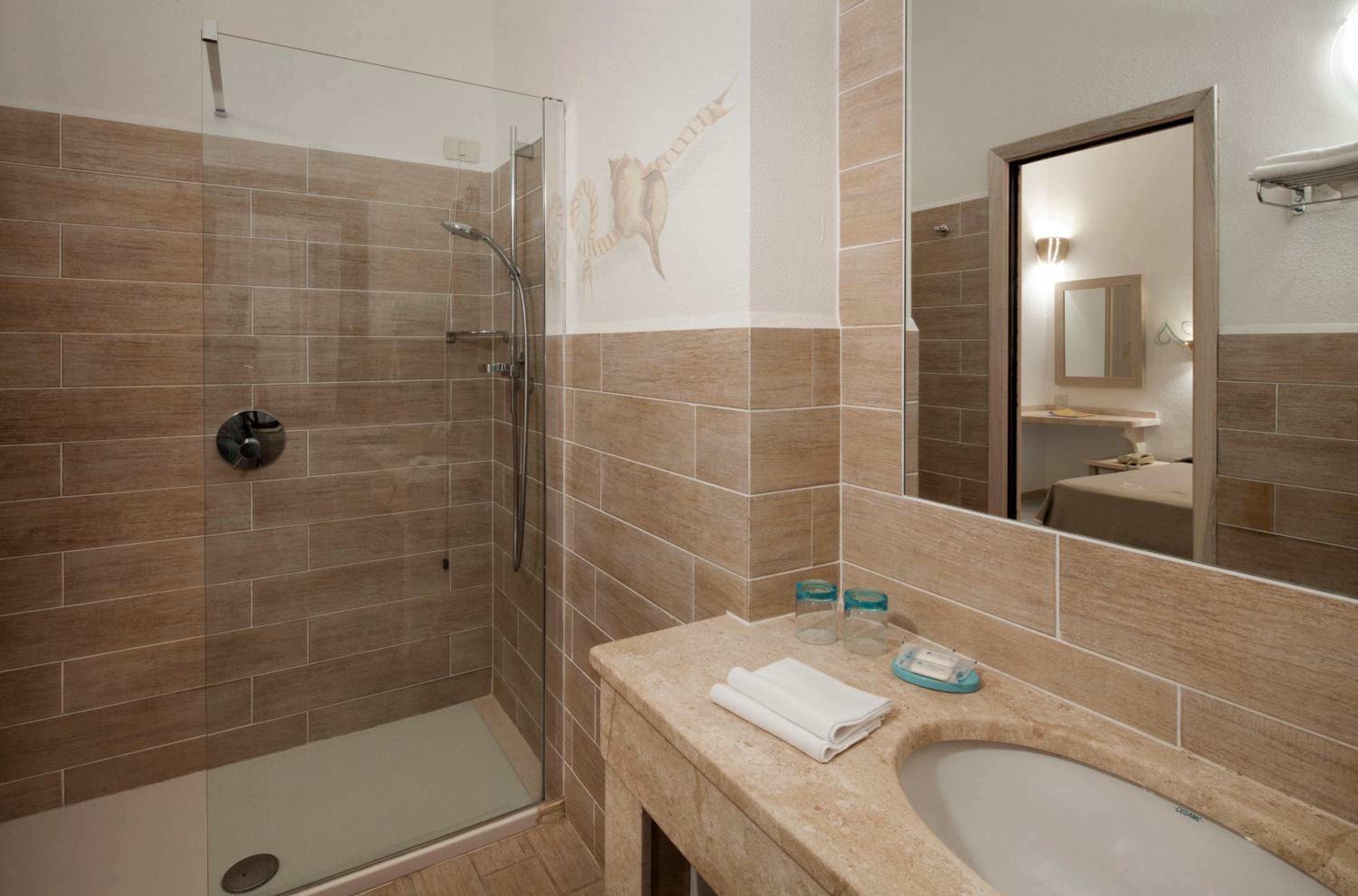 Economy Double or Twin Room photo 3