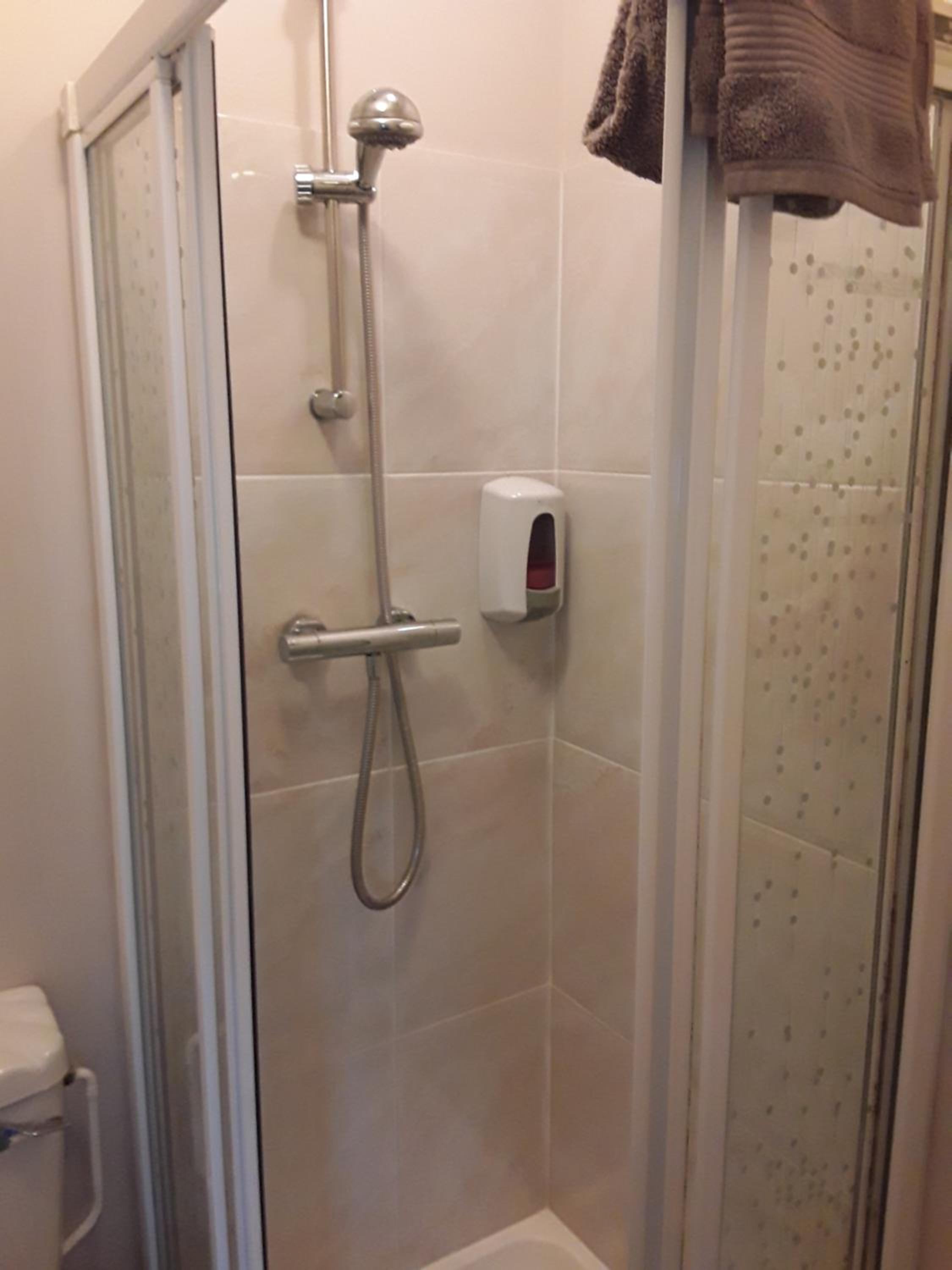 Double Room - Photo 5