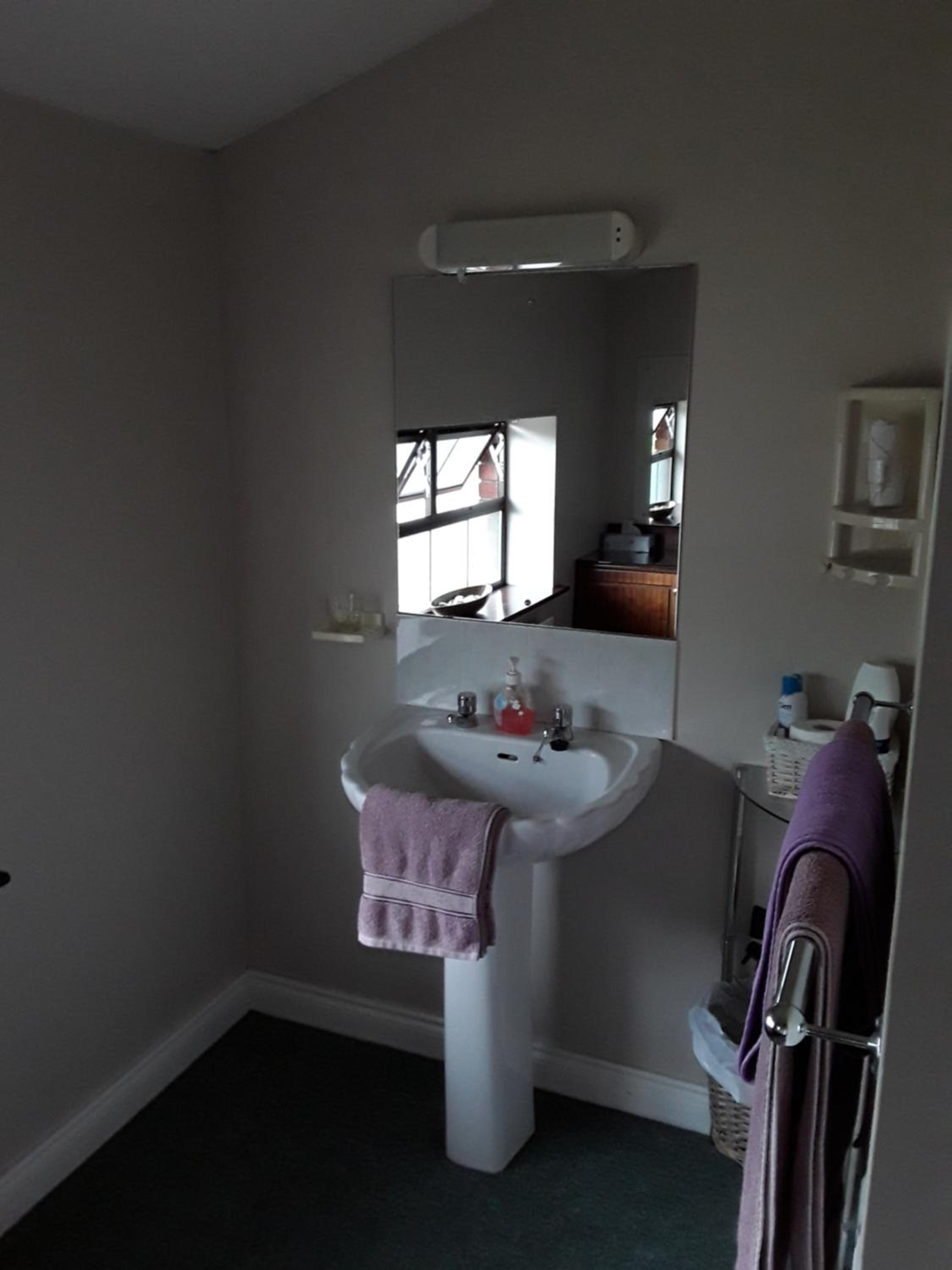 Double Room - Photo 4