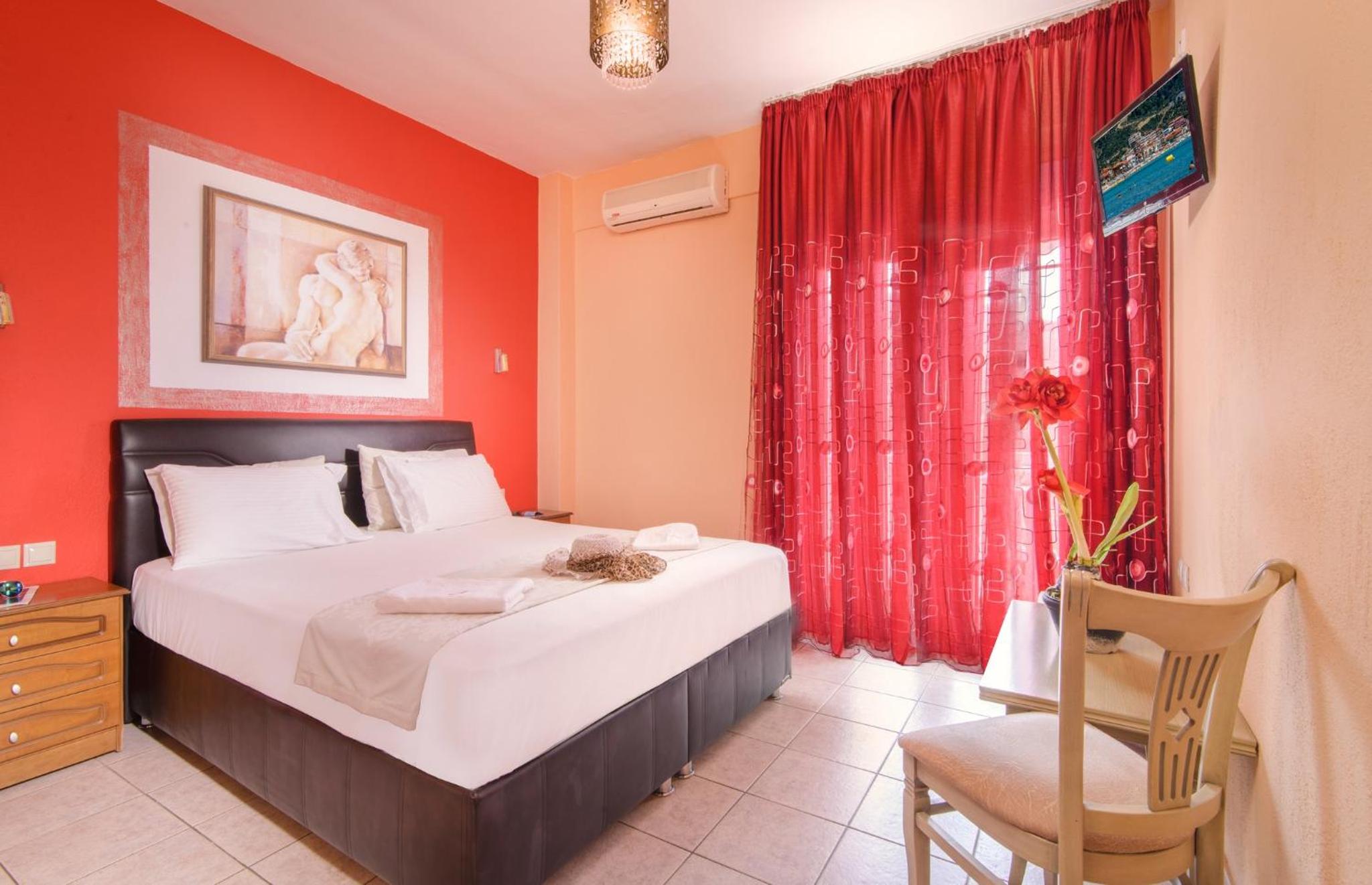 Double Room with Partial Sea View photo 1