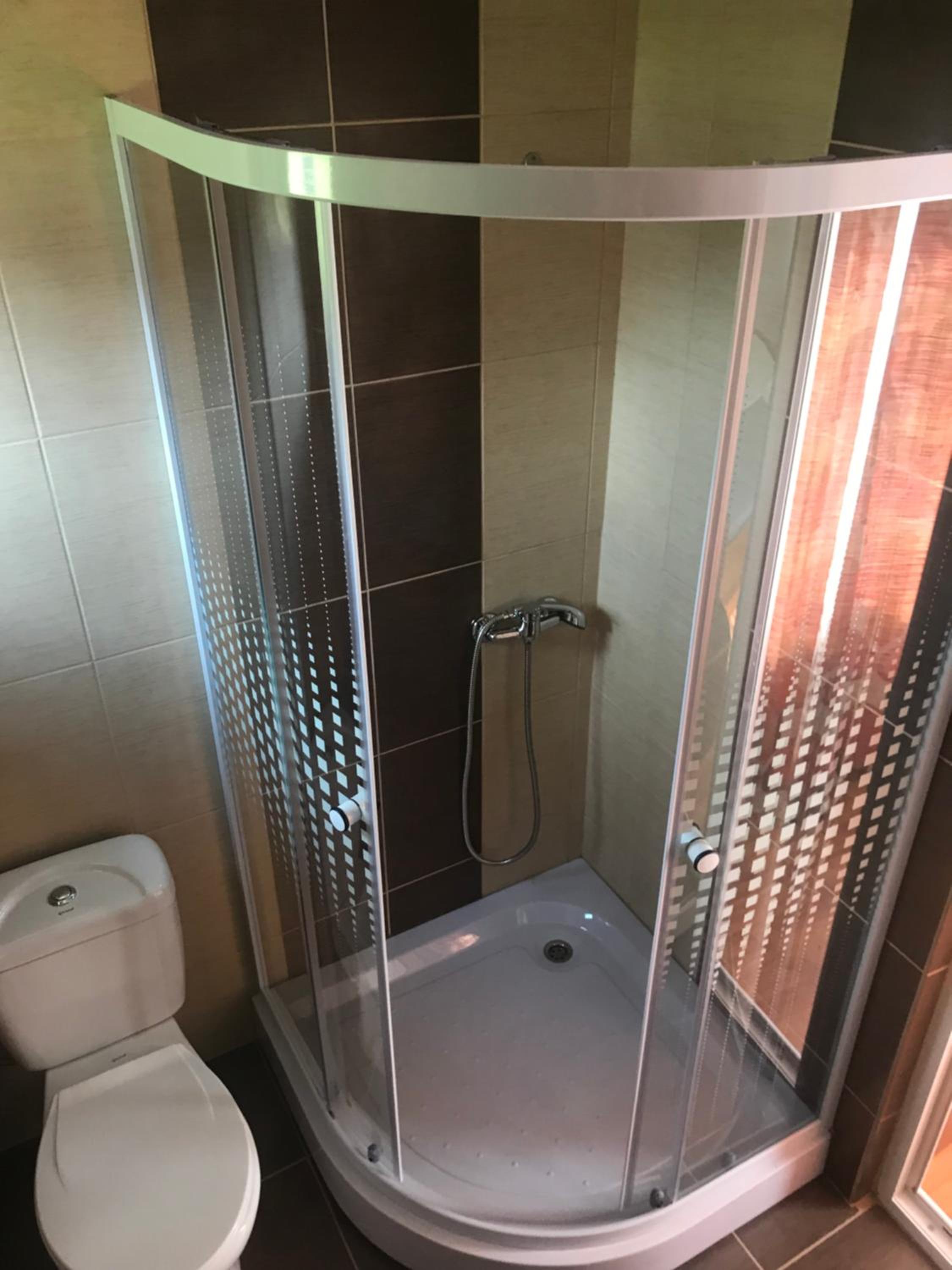 Double Room with Private Bathroom - Photo 4