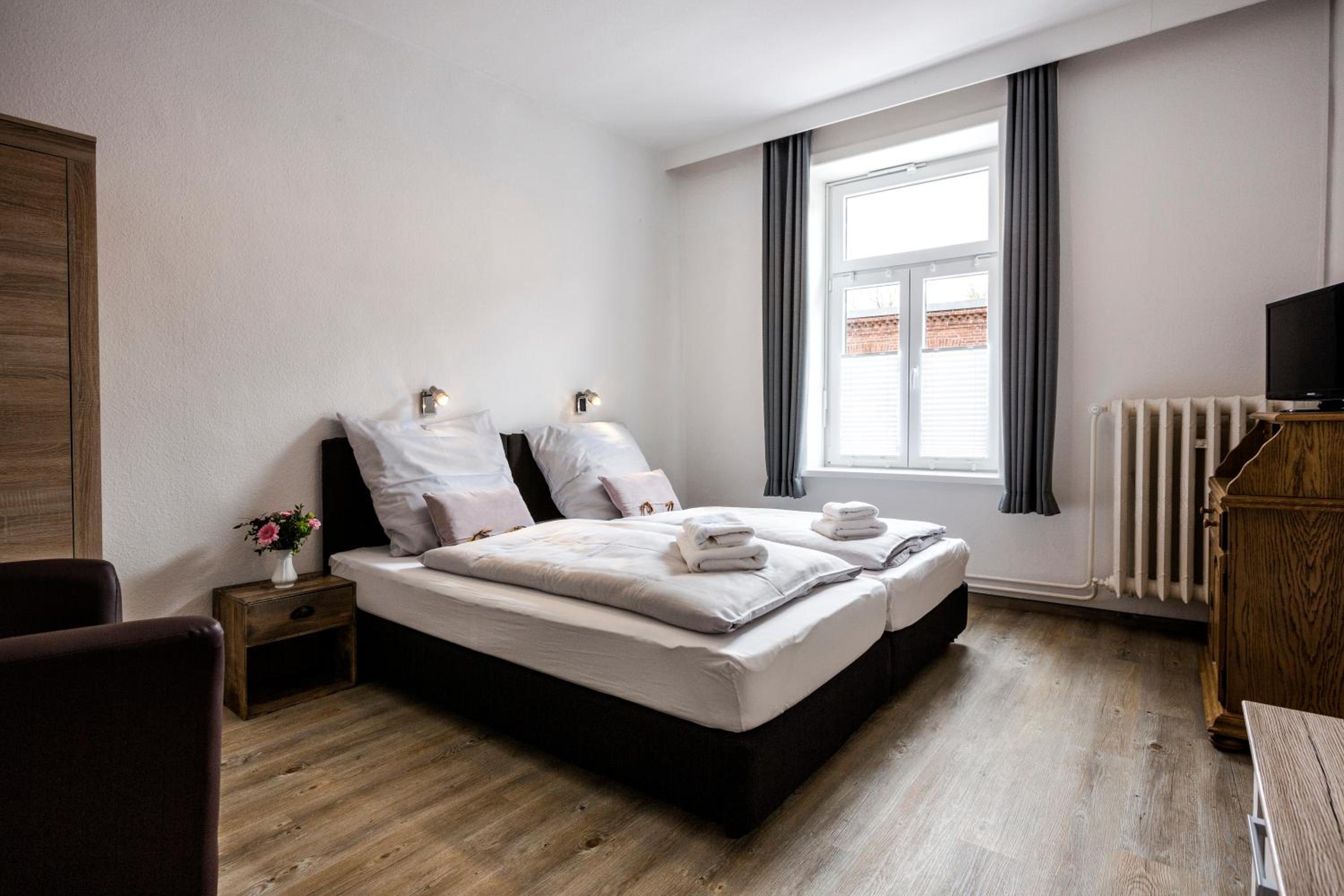 Standard Double Room photo 3