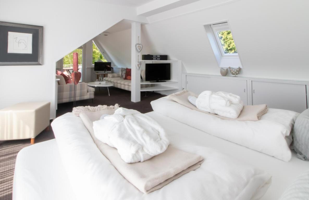 Deluxe Junior Suite thumbnail 6