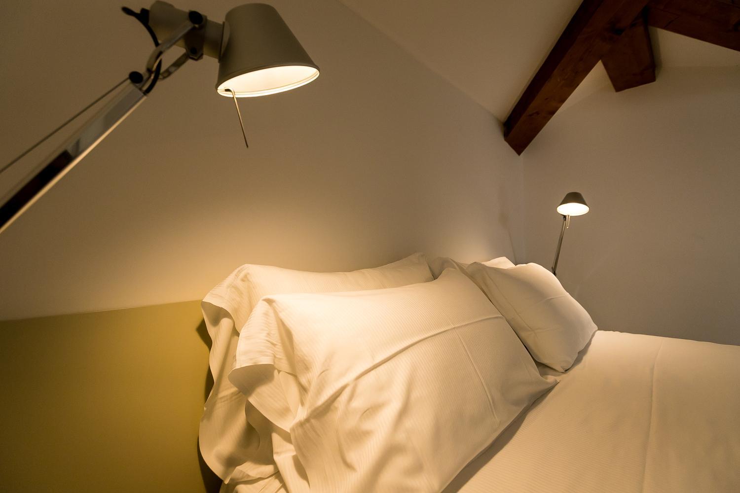 Junior Suite with Balcony - Photo 9
