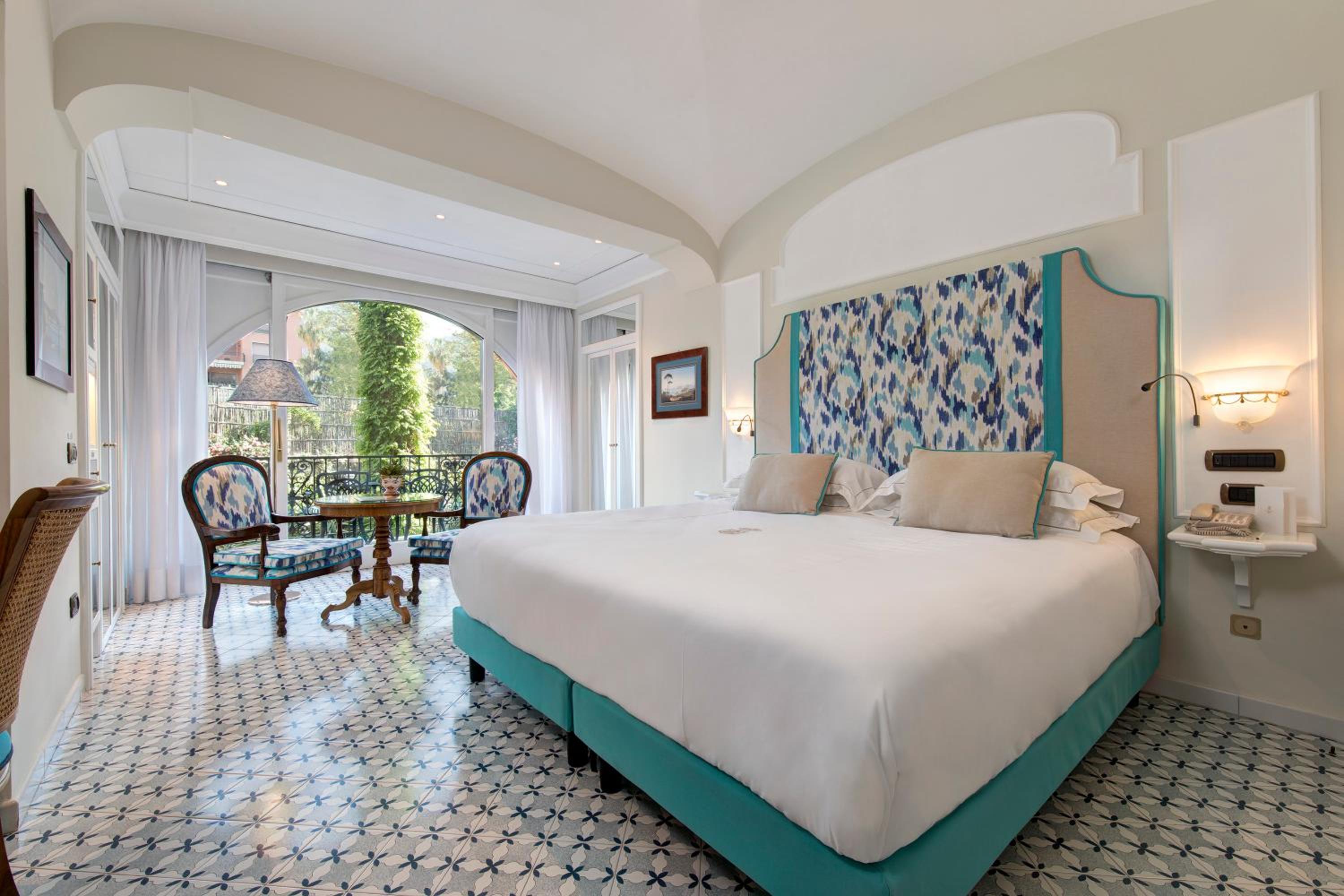 Classic Double or Twin Room with City View