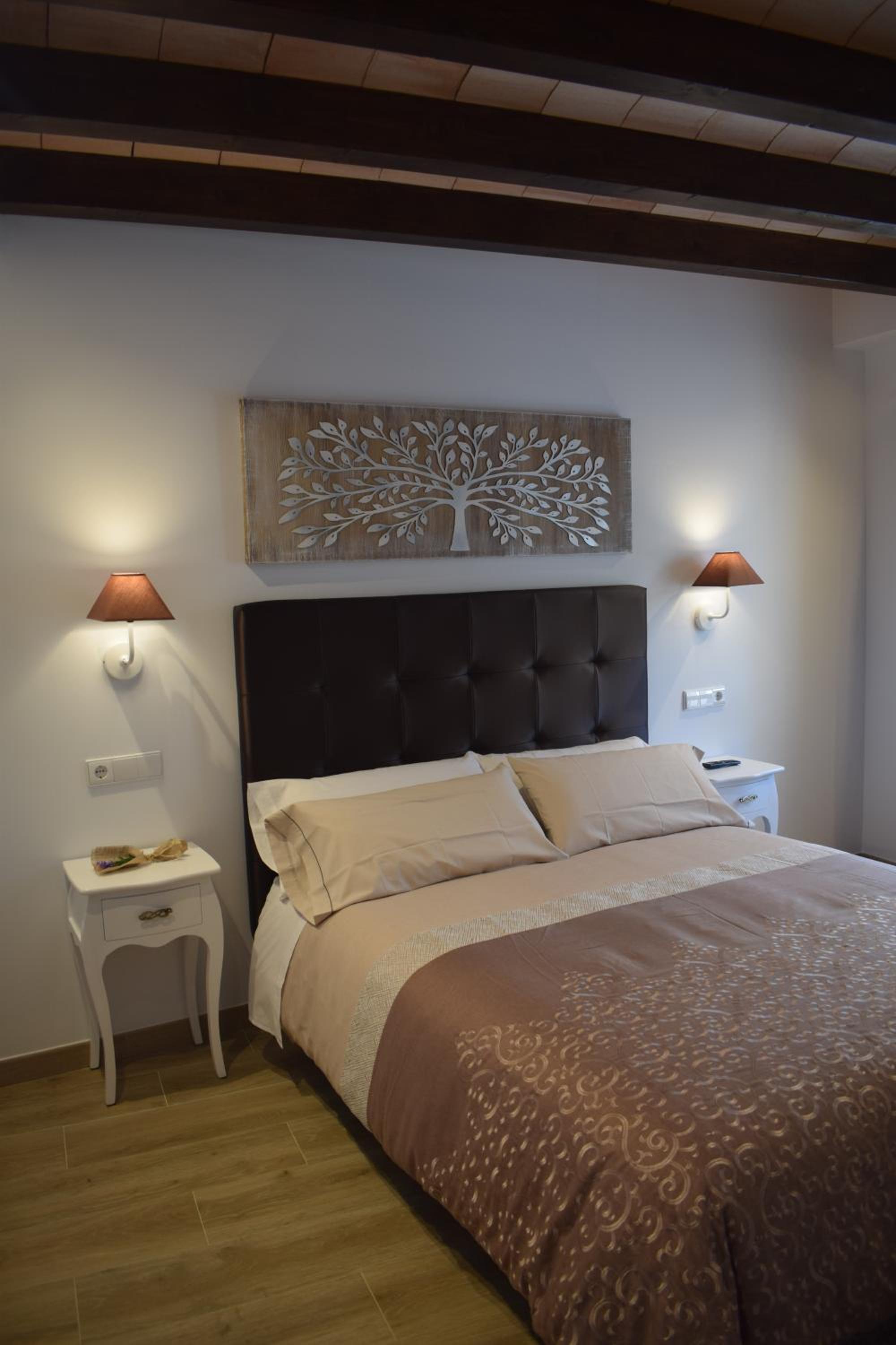 Double Room with Private Bathroom - Photo 4
