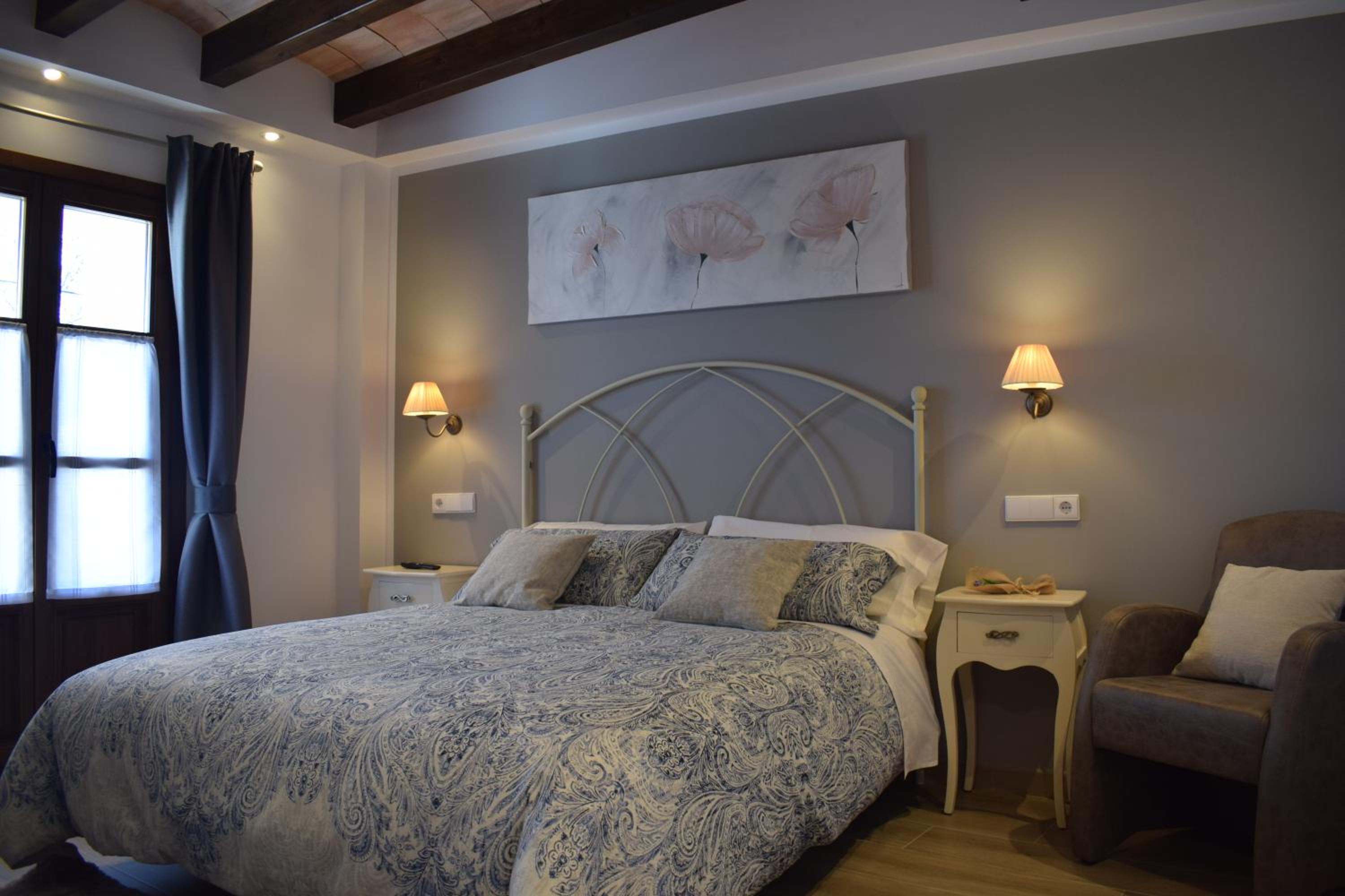 Double Room with Private Bathroom - Photo 3