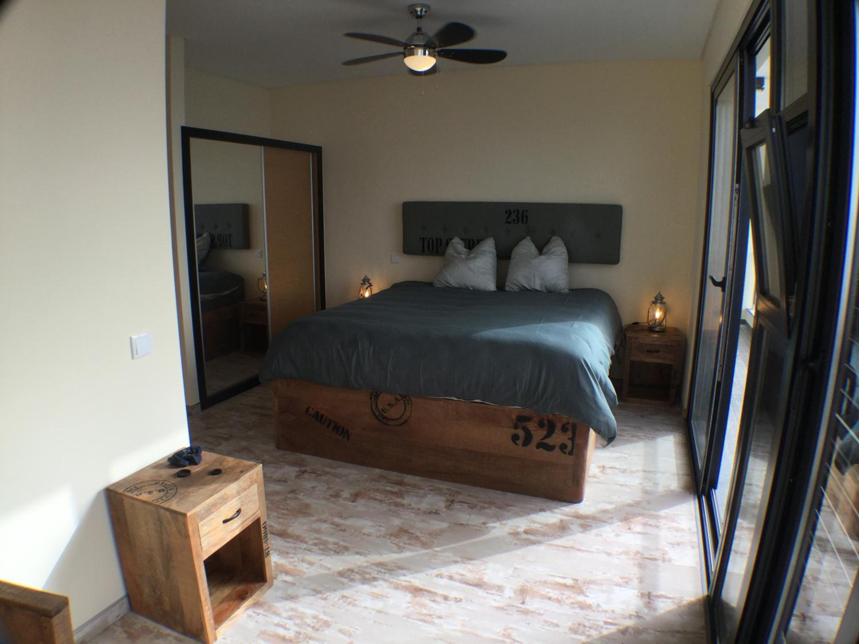 Deluxe Double Room with Balcony - Photo 12