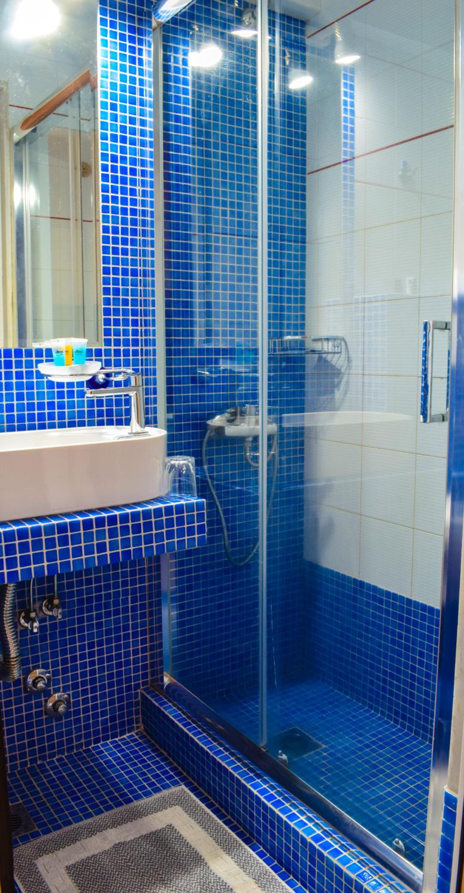 Triple Room with Terrace photo 2