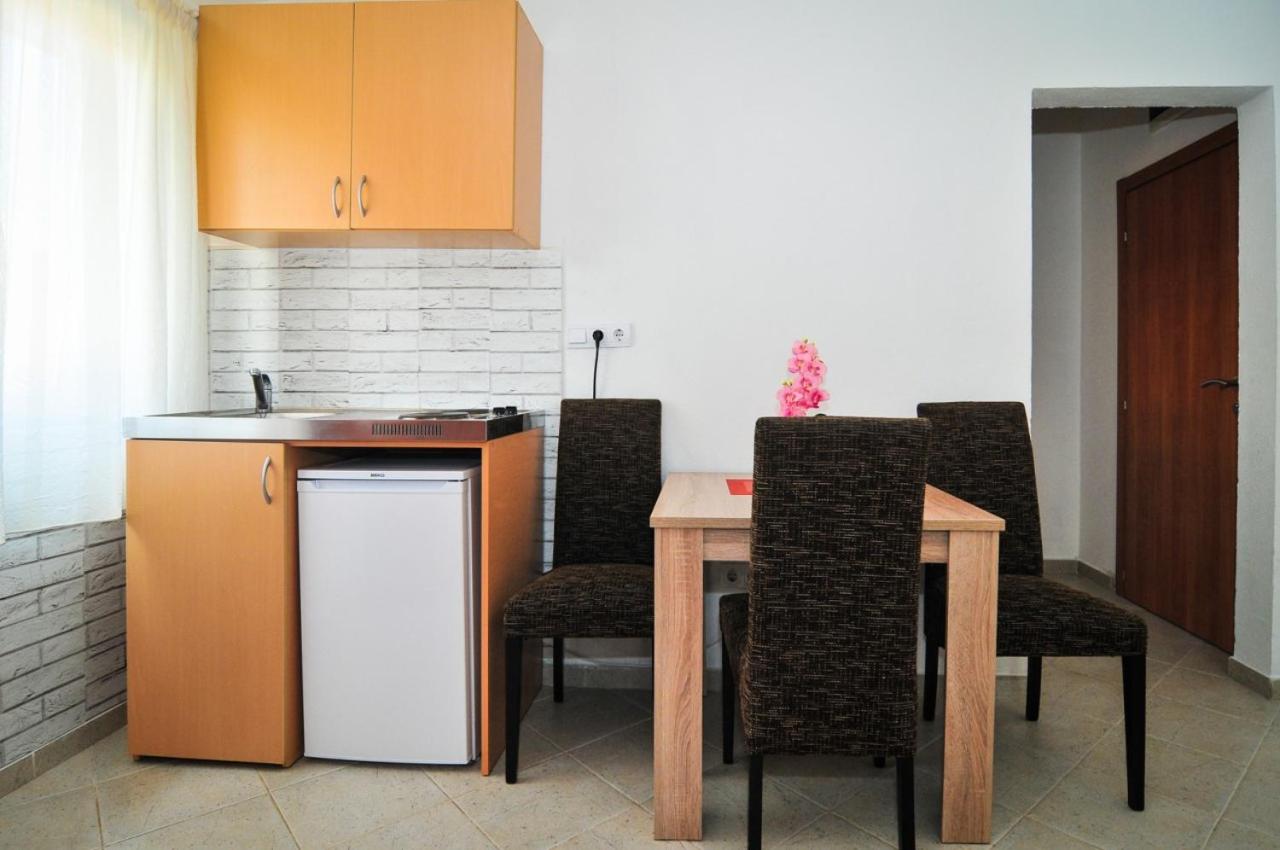 Studio Apartment photo 2