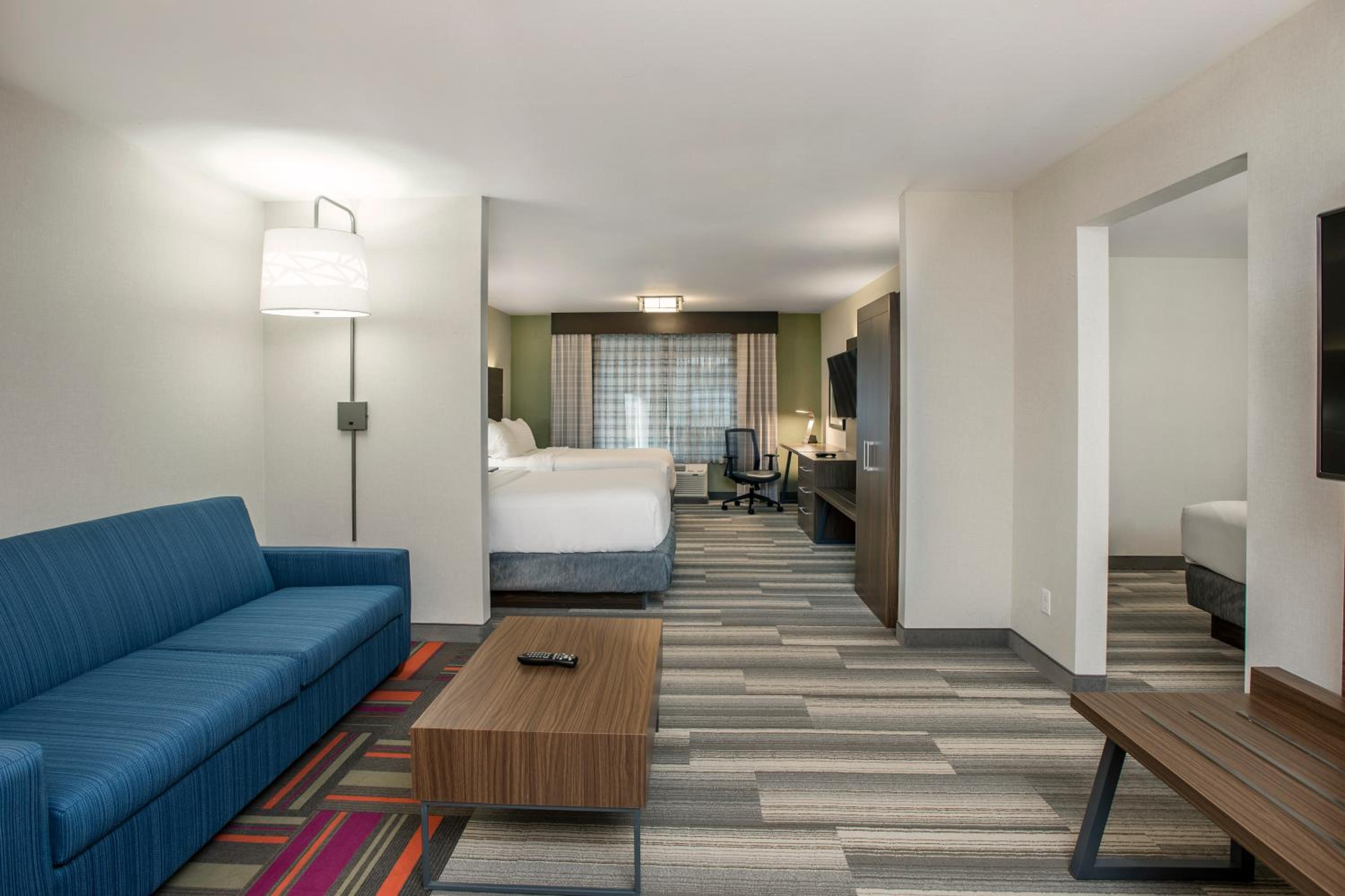 Holiday Inn Express & Suites Medicine Hat by IHG