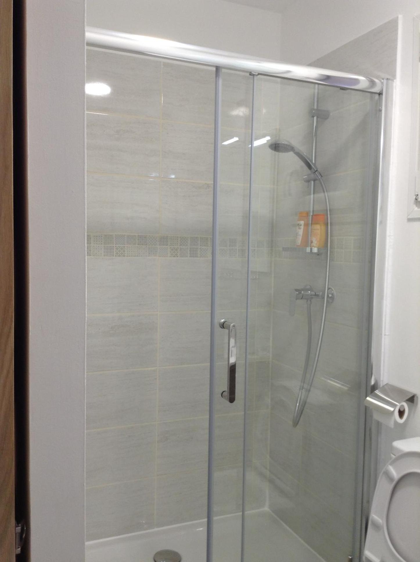 Double or Twin Room with Air Conditioning and Garden Views - Photo 6