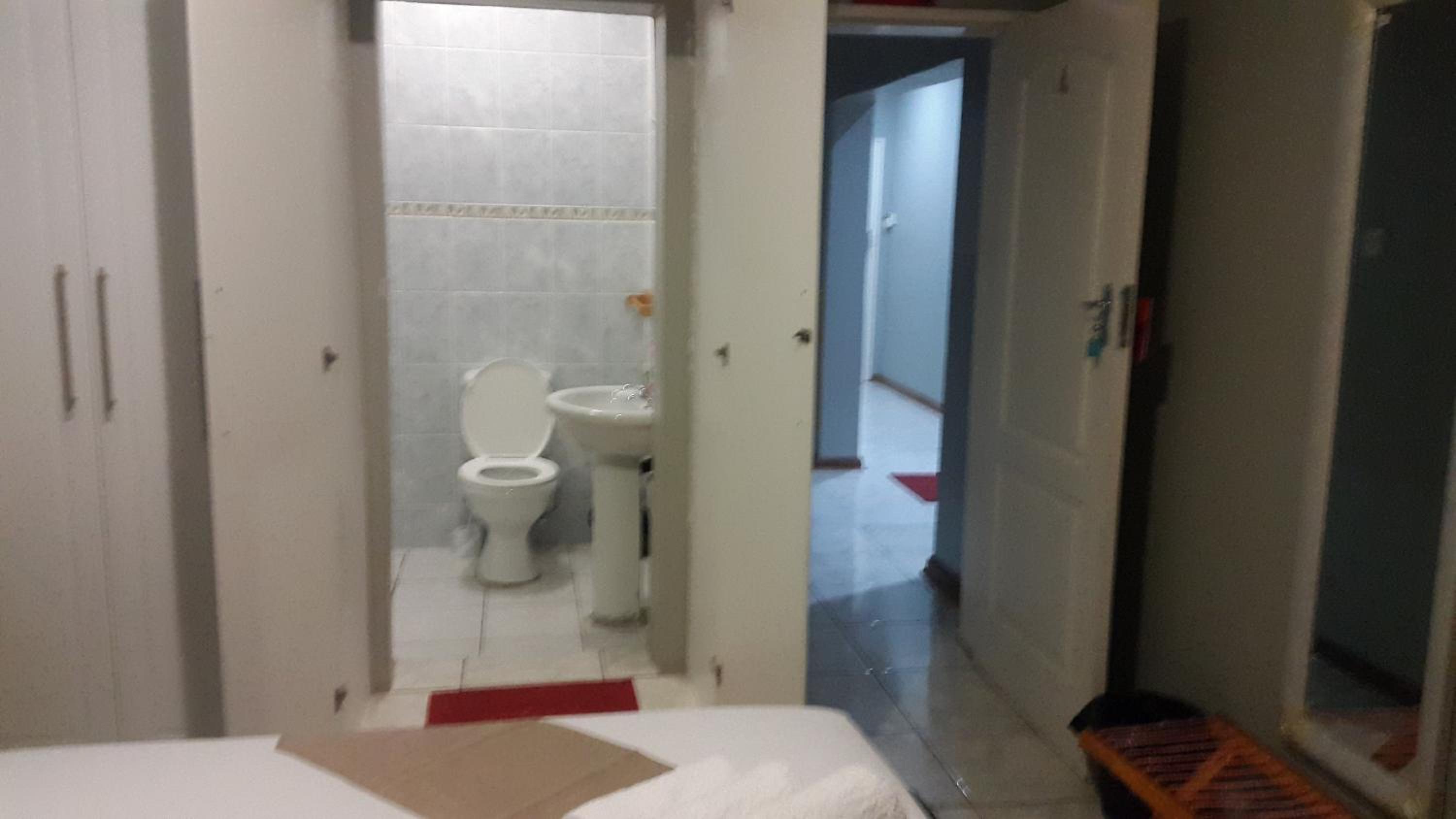 Double Room with Private Bathroom photo 1