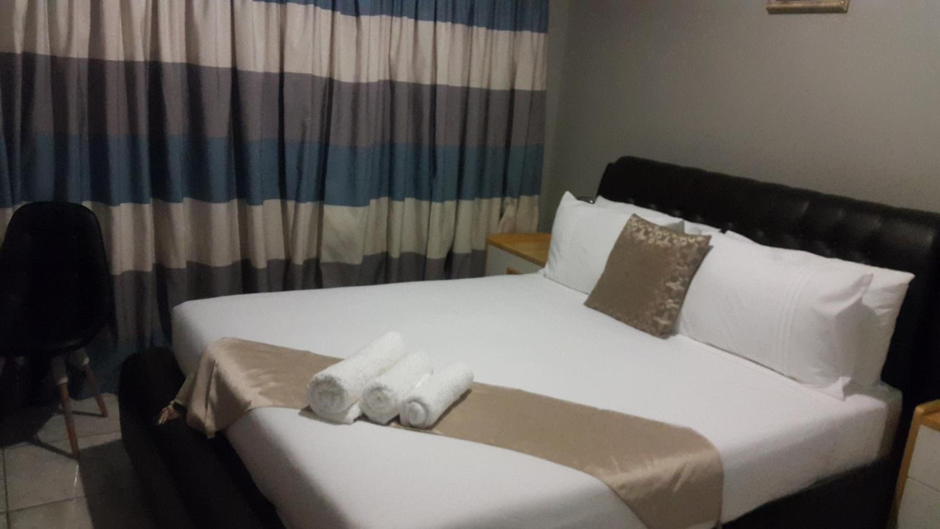 Double Room with Private Bathroom photo 2