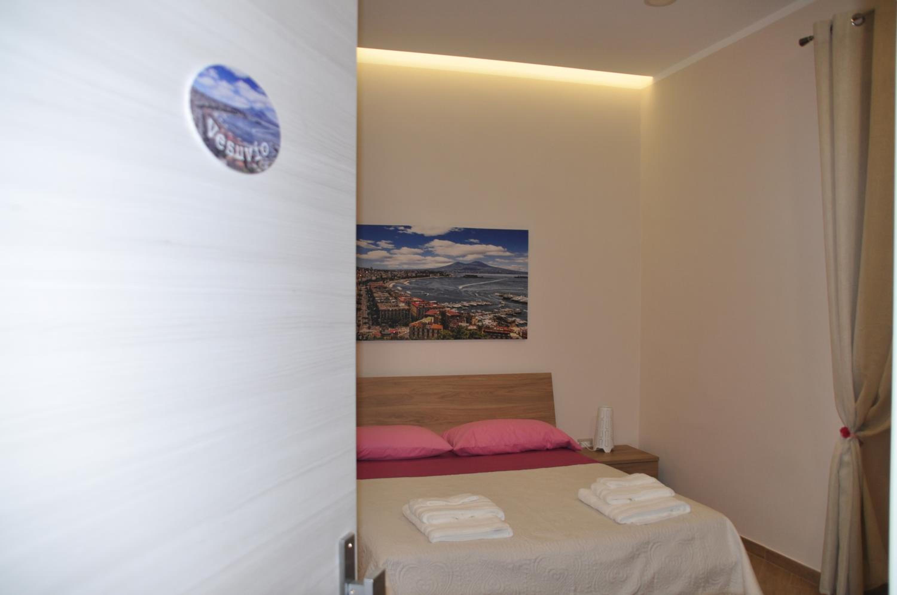 Large Double Room - Photo 18