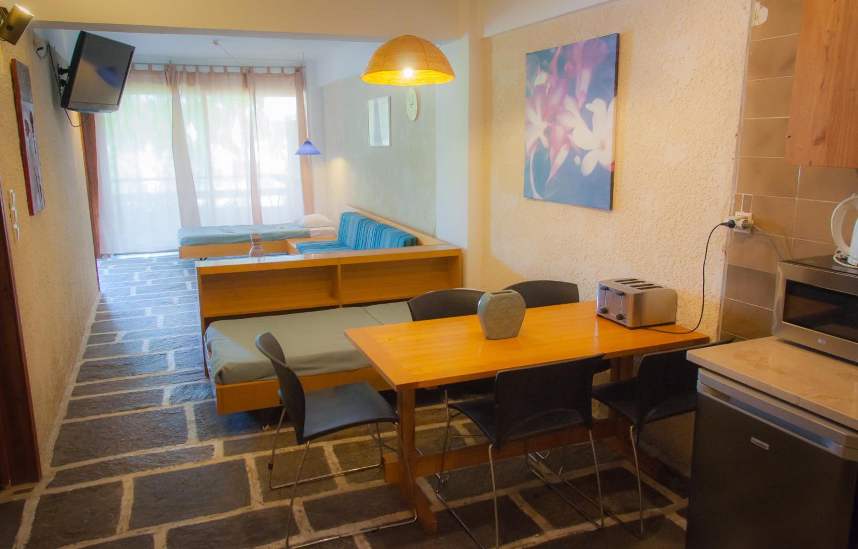 Family Room - Photo 20