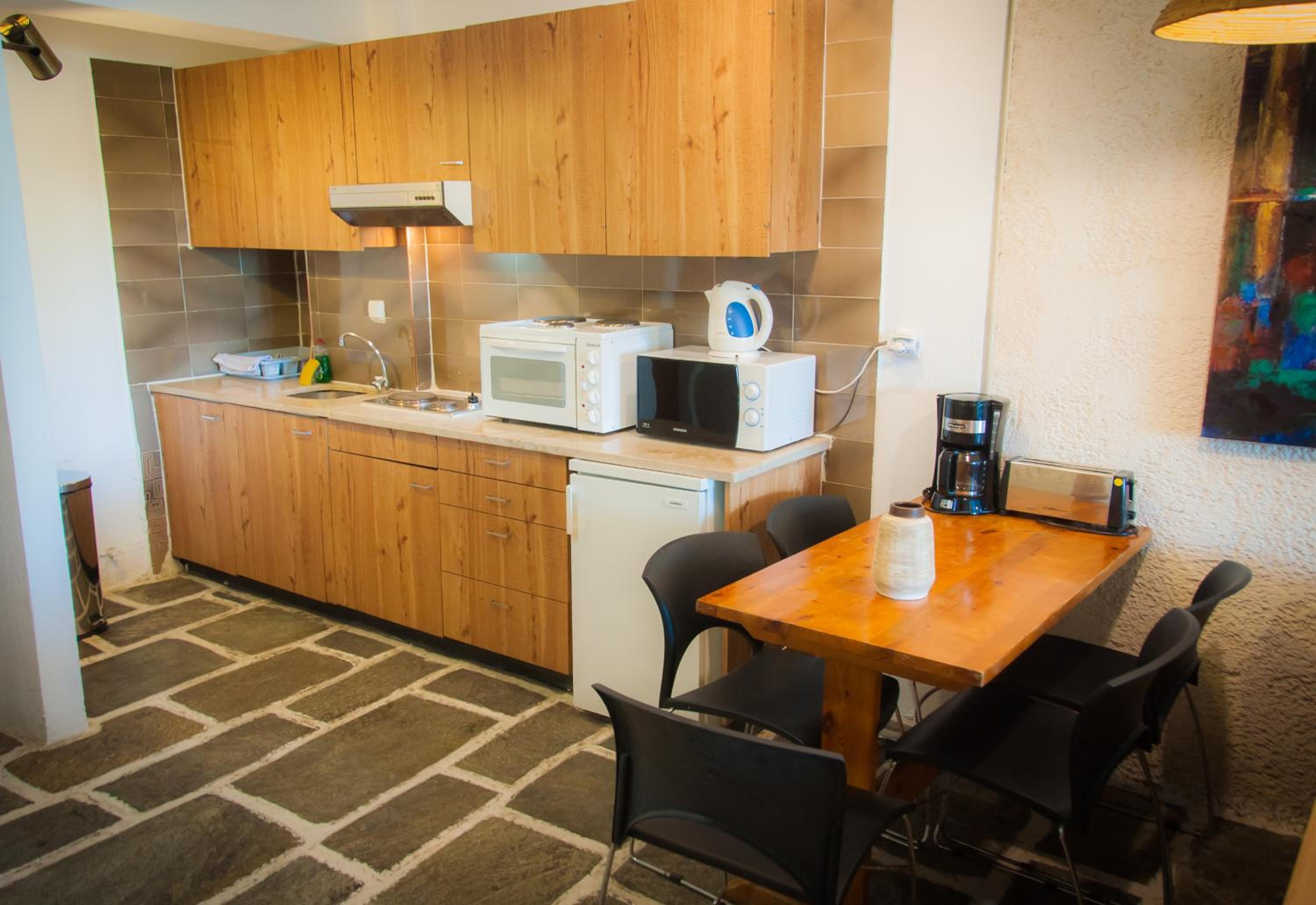 Family Room - Photo 21