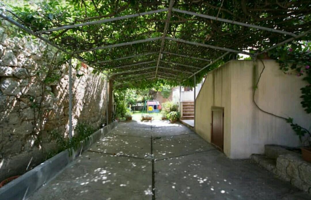 Villa photo 2