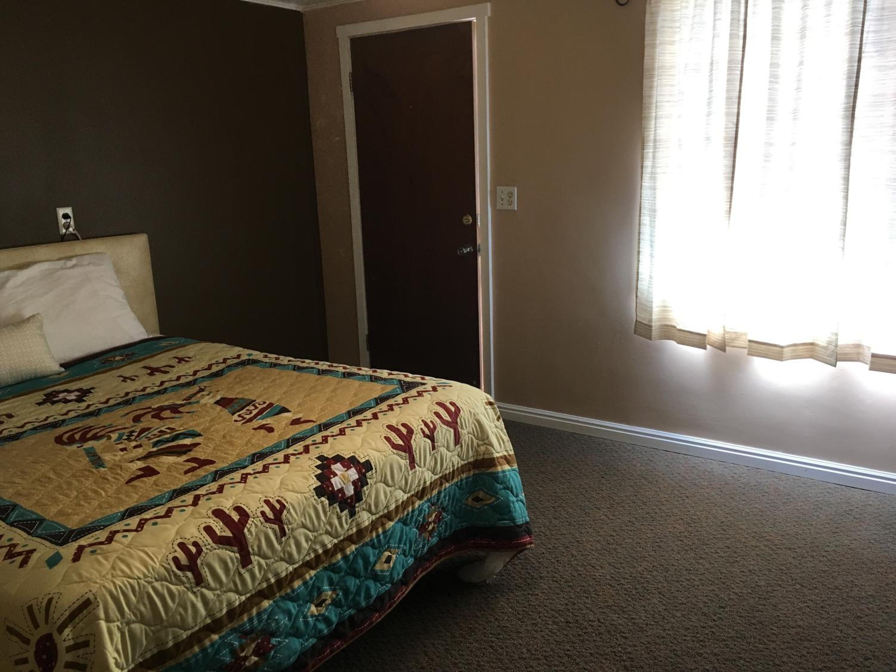 Queen Room - Photo 6