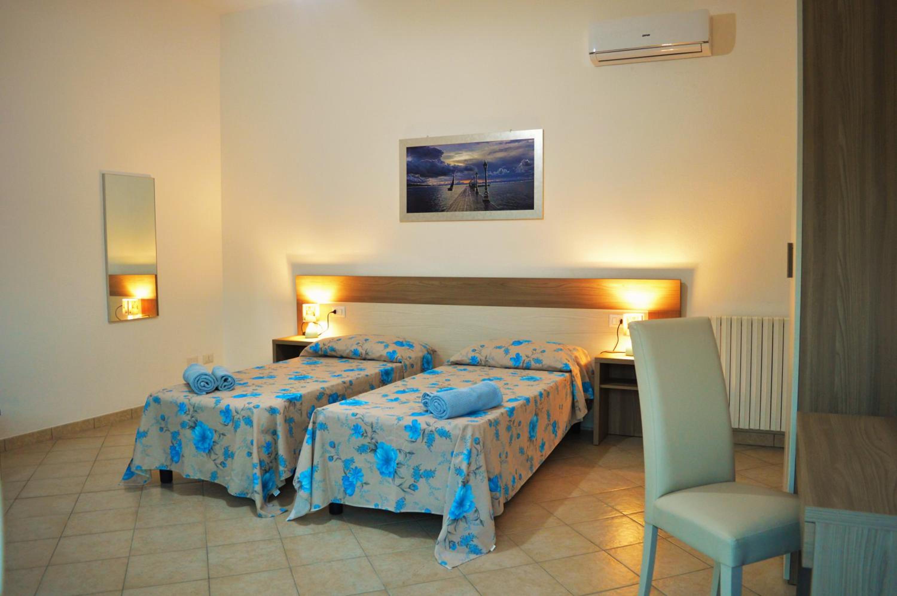 Family Room - Photo 8