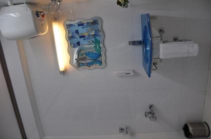 Honeymoon Suite - Photo 3