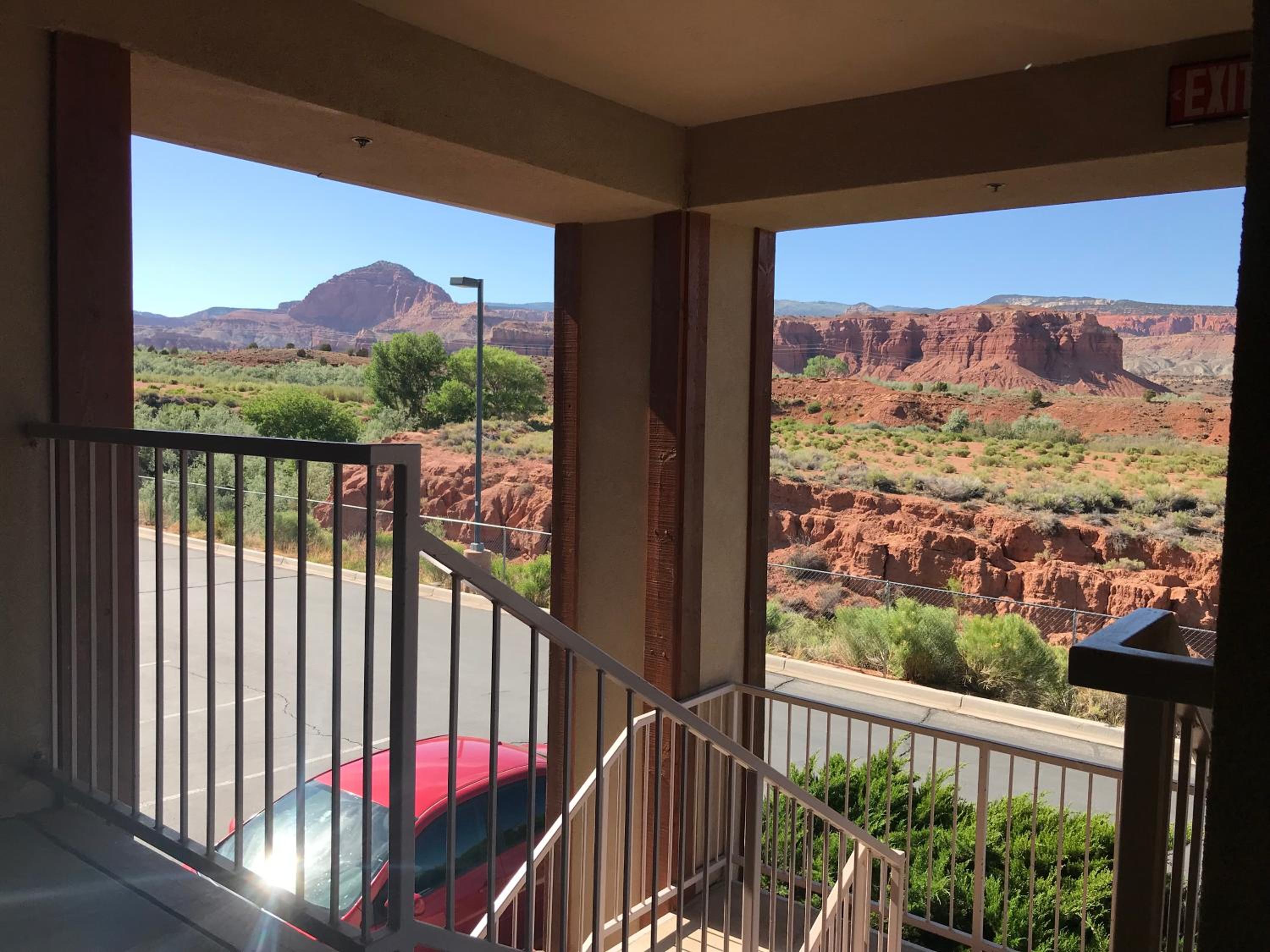 Queen Room with Two Queen Beds with Mountain View - Photo 4