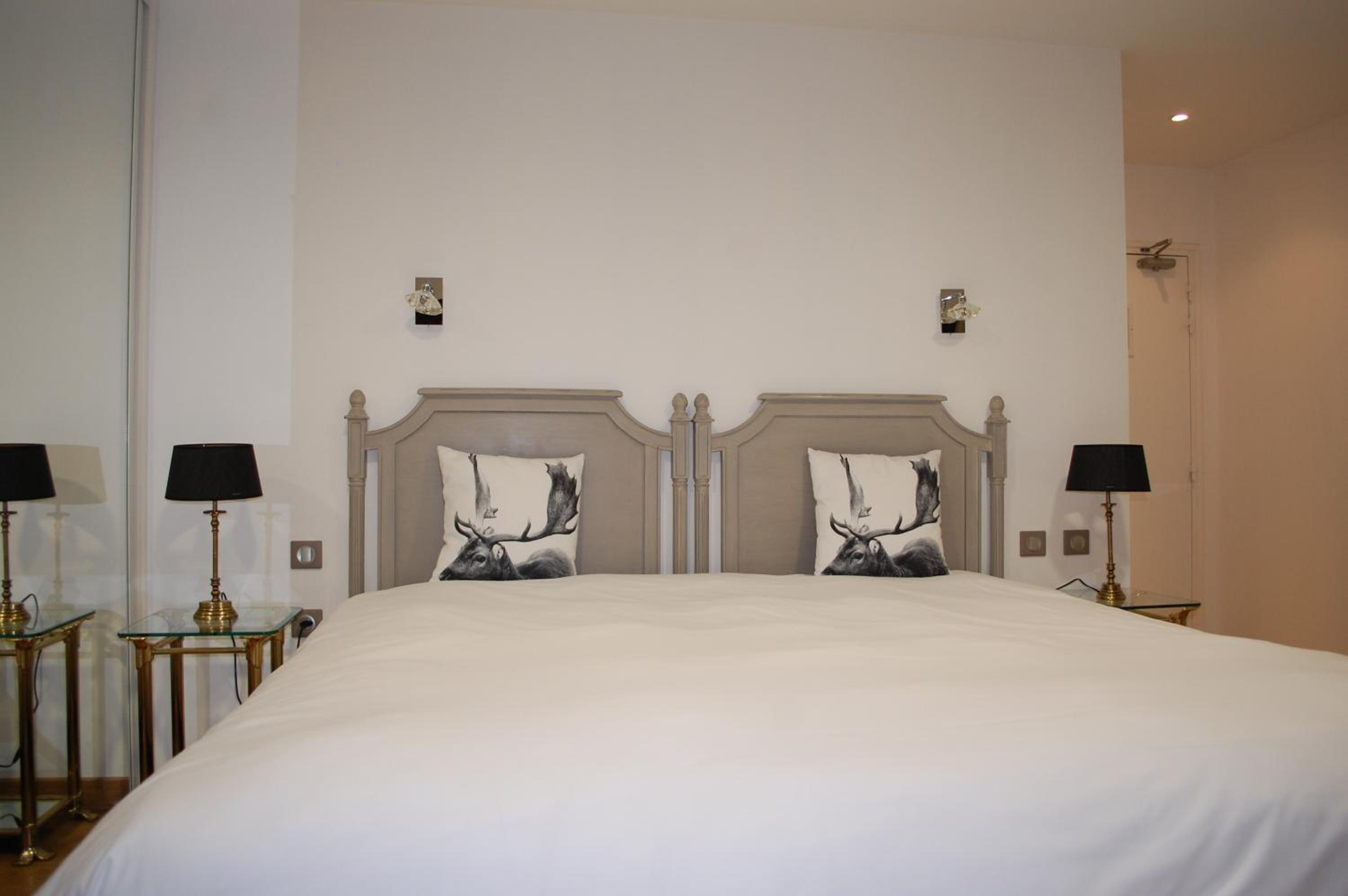 Double Room - Photo 8