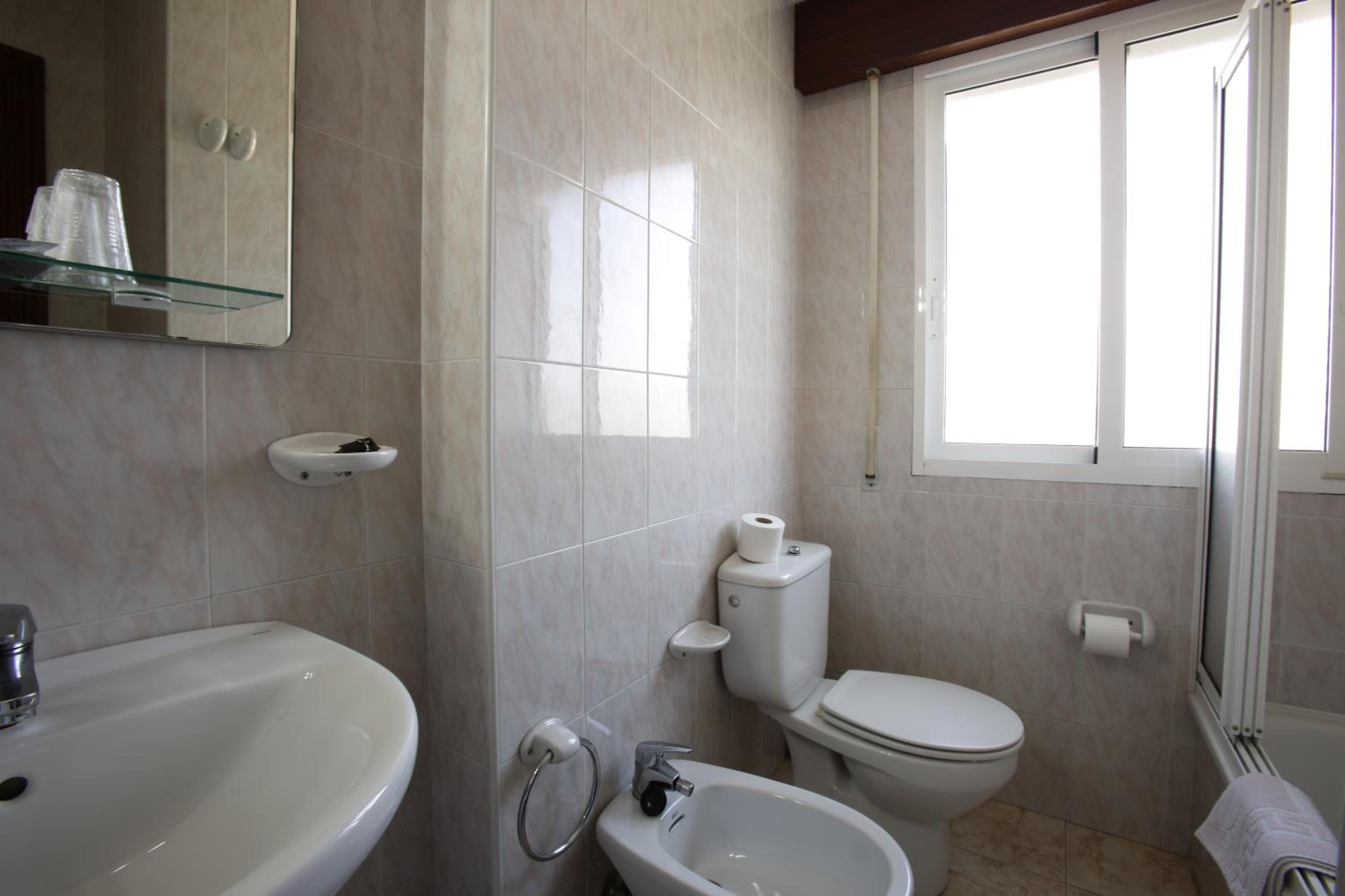 Twin Room with Terrace photo 3