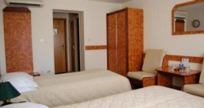 Twin Room - Photo 4