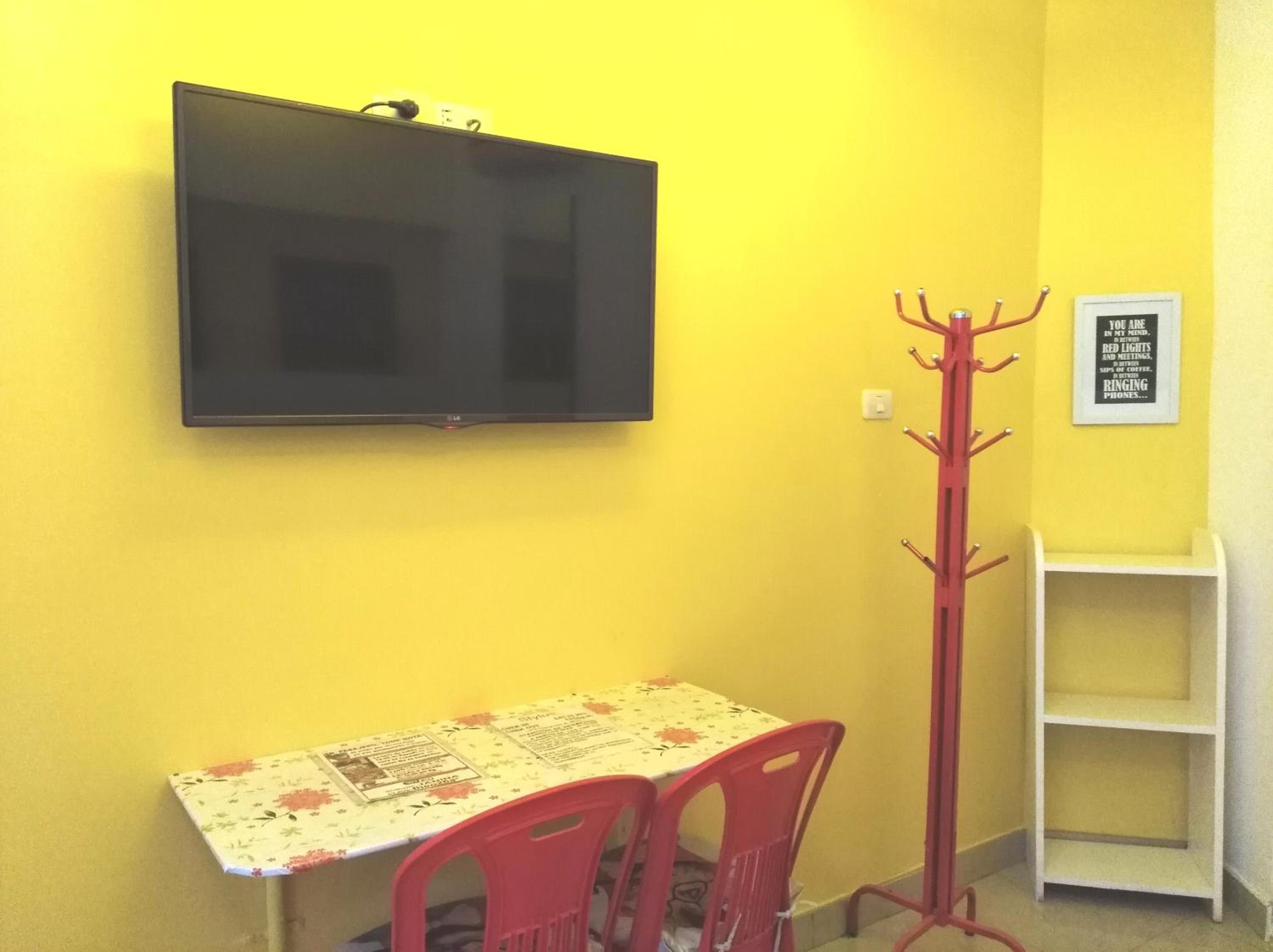 Twin Room with Air Conditioning photo 3