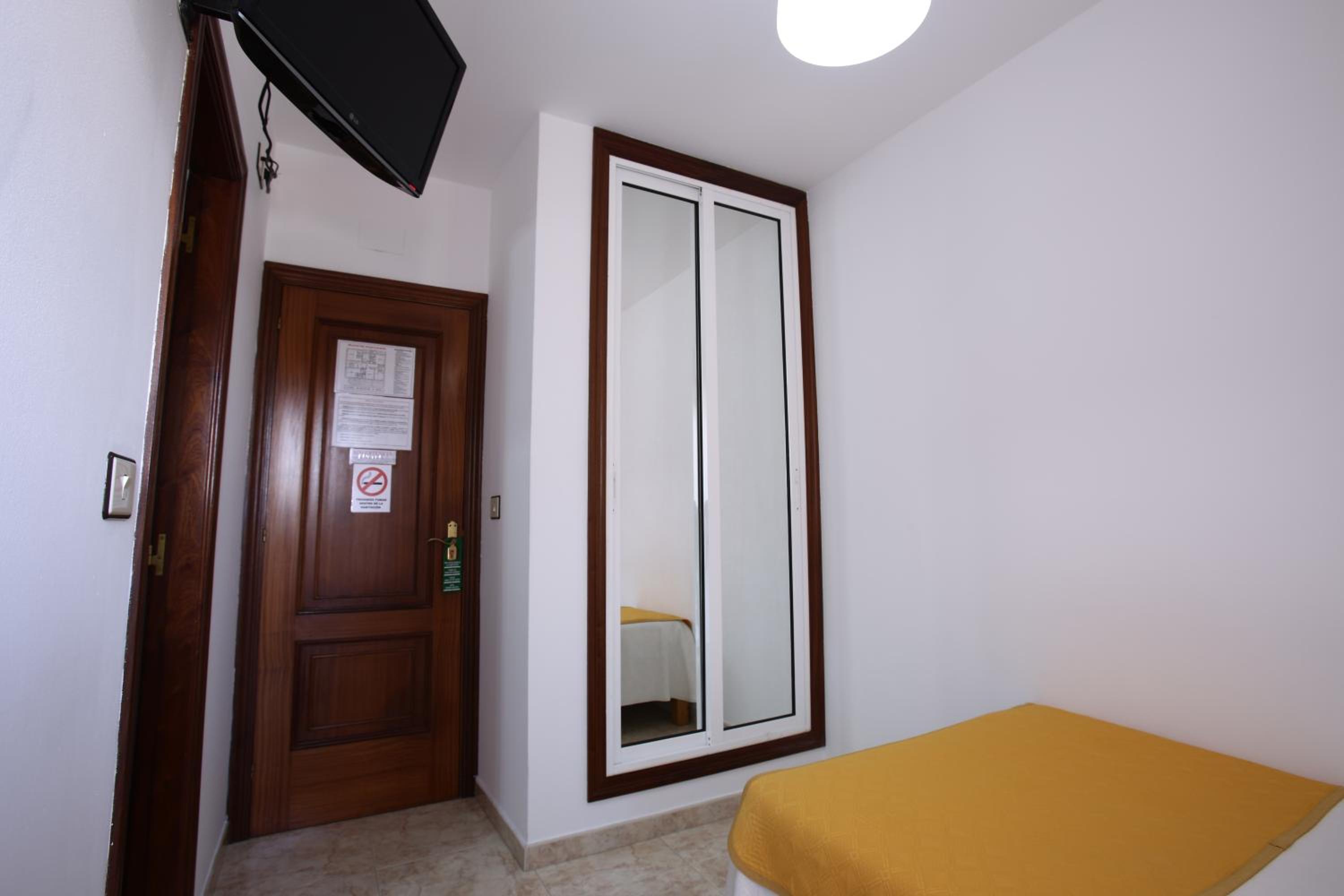 Single Room with Terrace photo 2