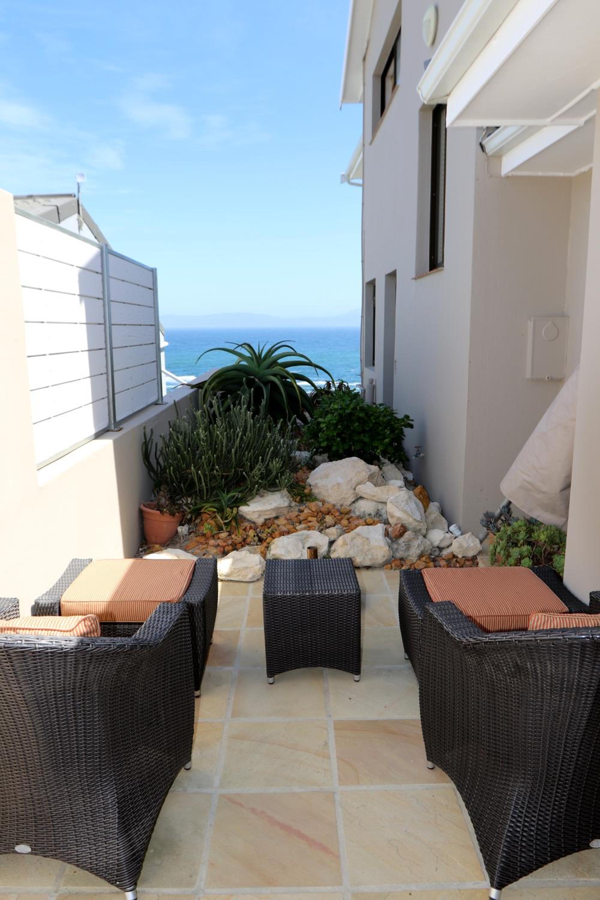 King or Twin Room with Outside Bath photo 3
