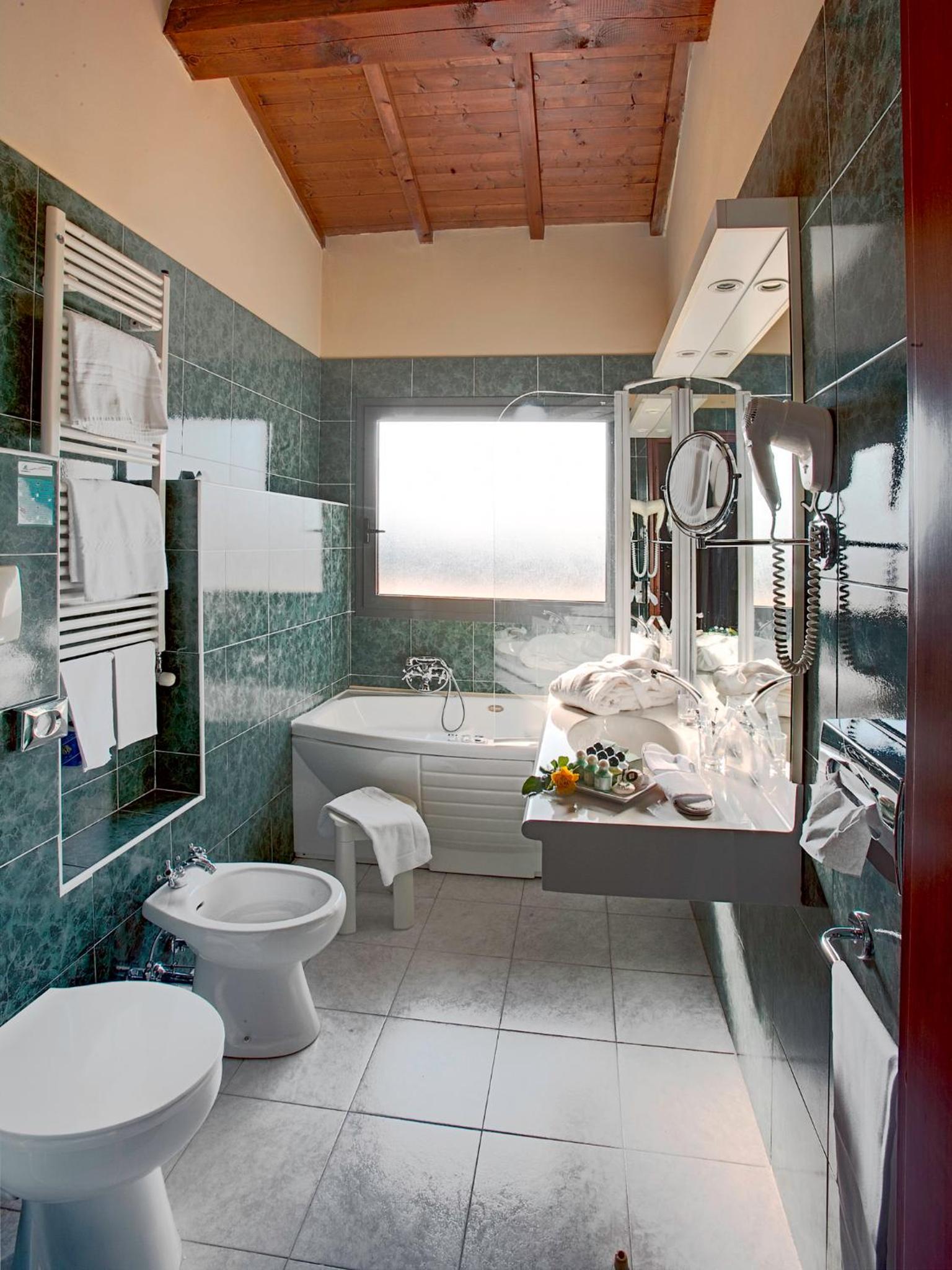 Suite - Photo 5