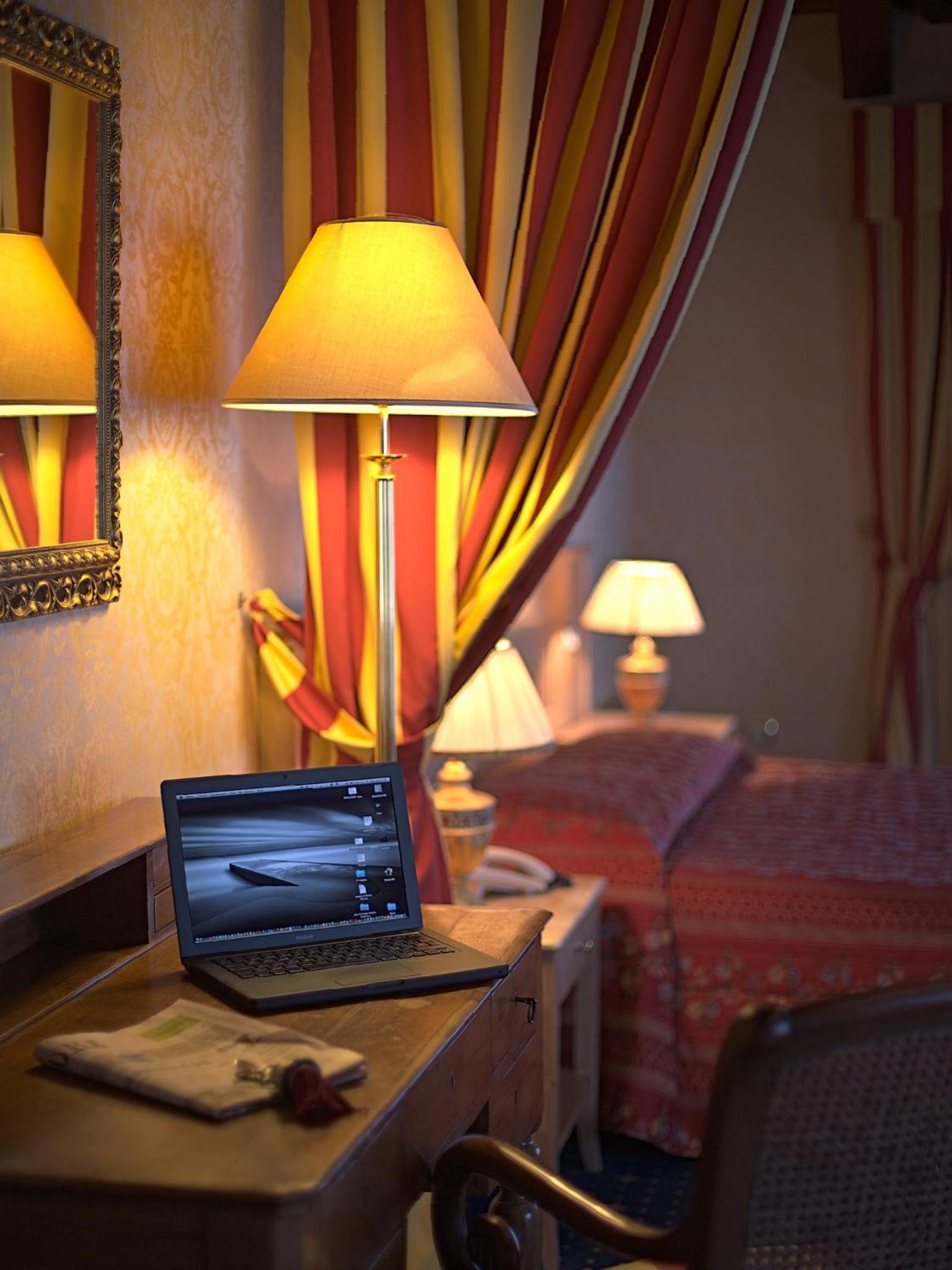 Suite - Photo 2