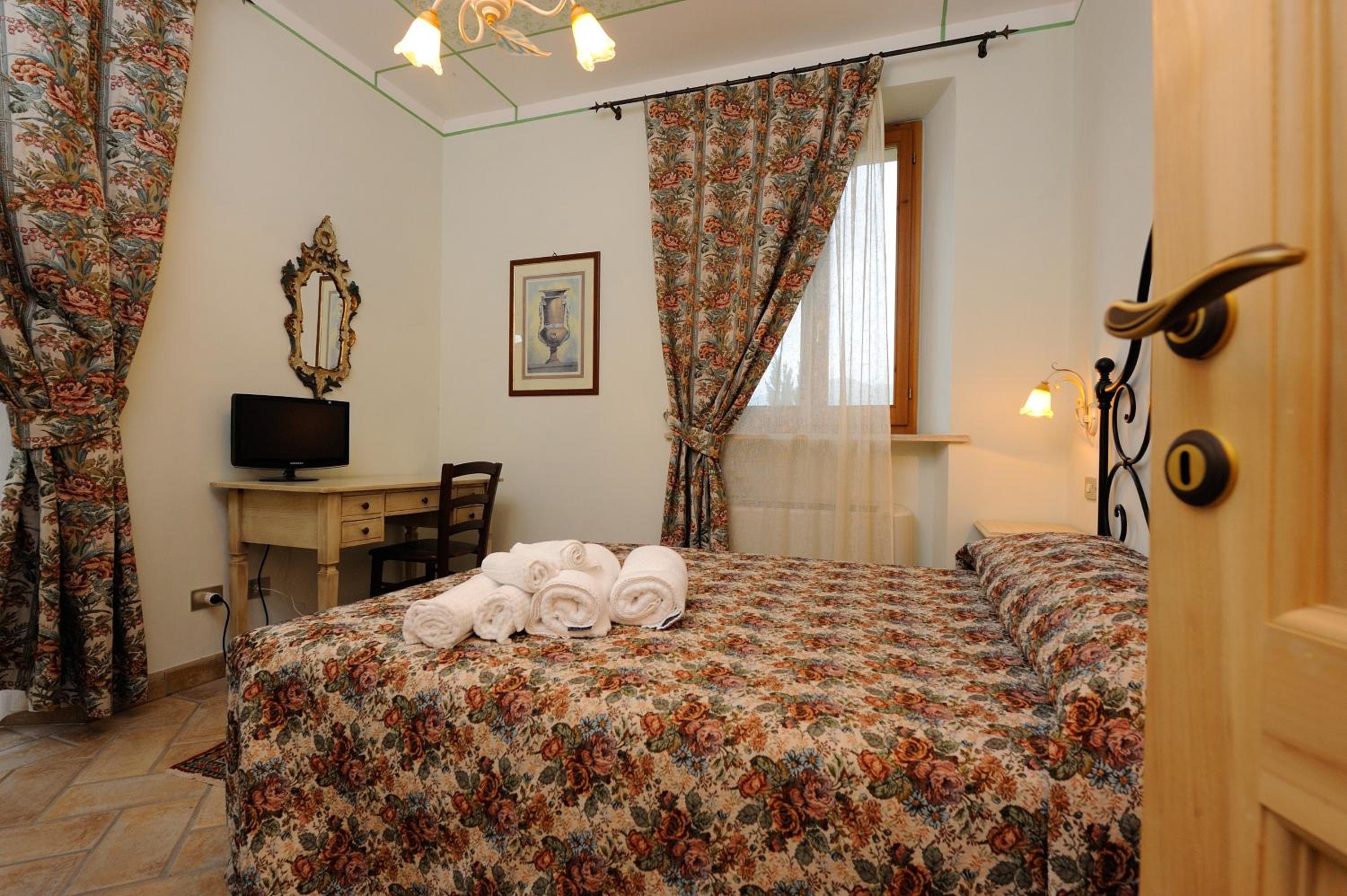 Quadruple Room with Private Bathroom photo 1