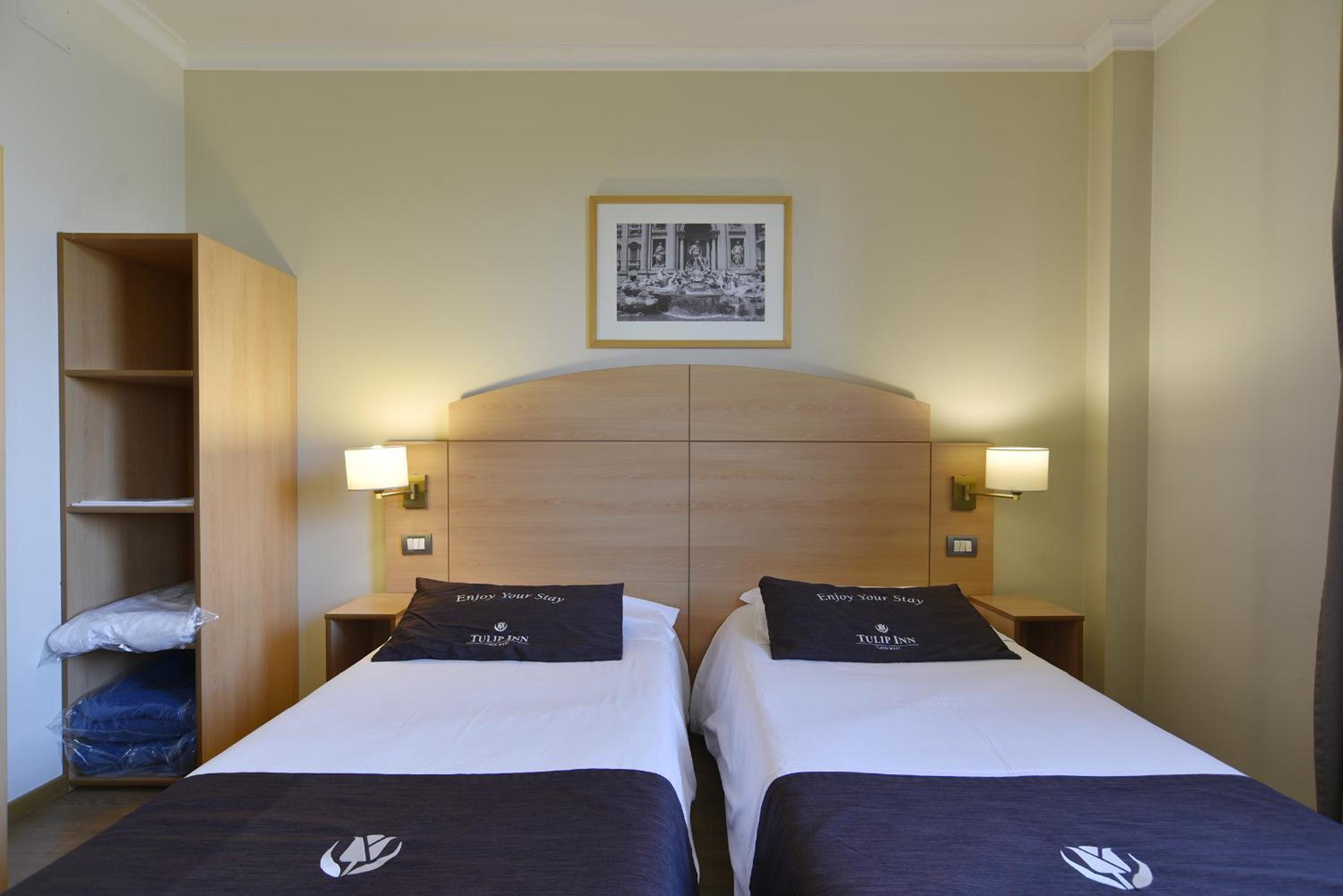 Twin Room - Photo 3